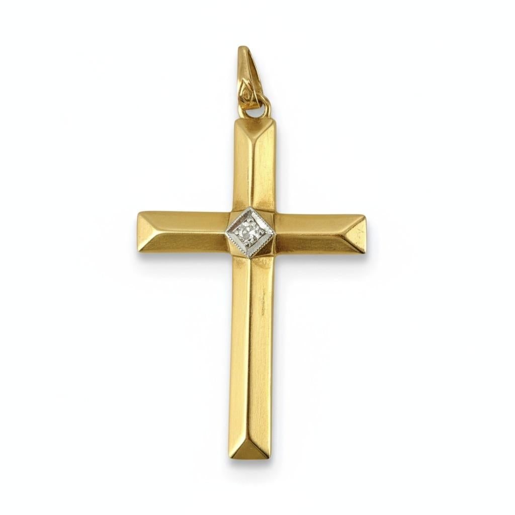 14k Yellow Gold Cross Pendant With Diamond and Chain - 4