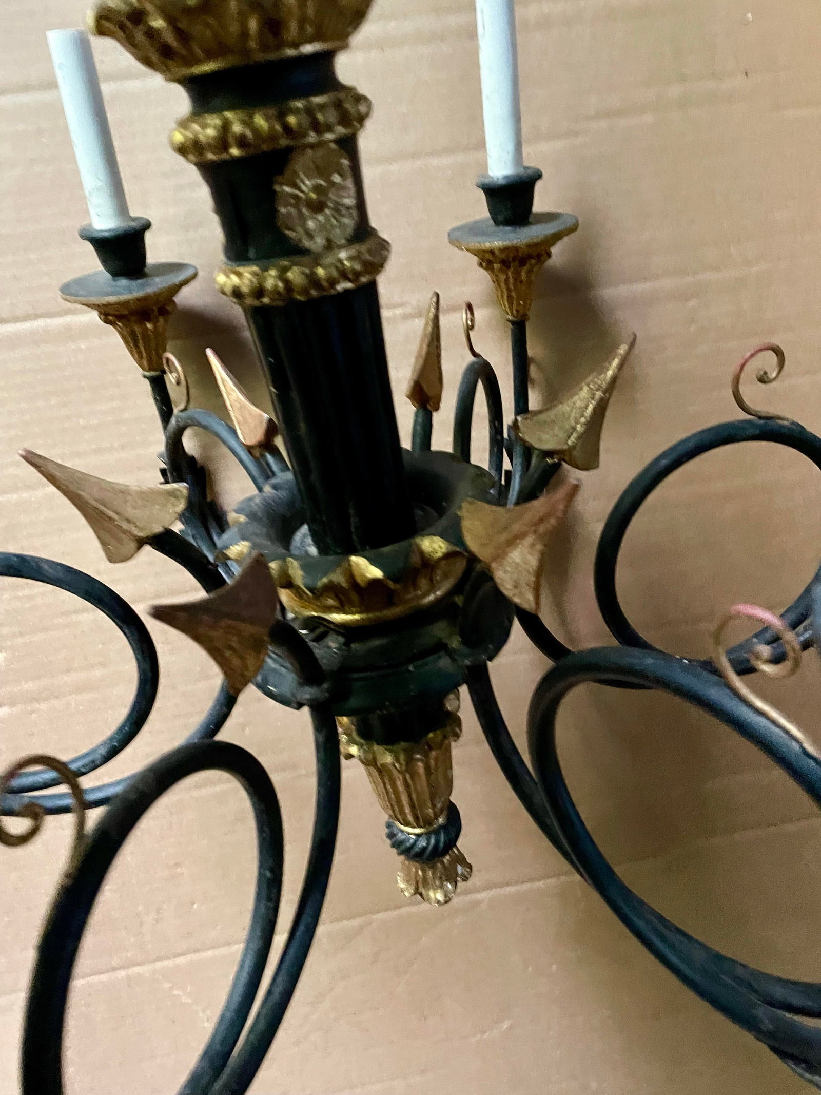 Mid 20th Century Neoclassic Arrow Italian Hand Carved Black Gold Painted Wood 6 Light Chandelier - 6