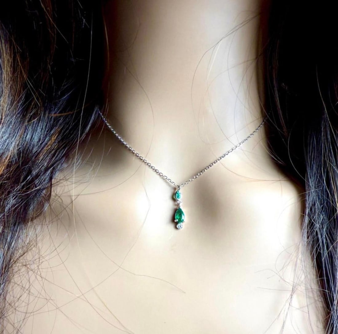 14k White Gold Pear-Shaped Emerald & Diamond Drop Pendant Necklace 17 Inch - 2