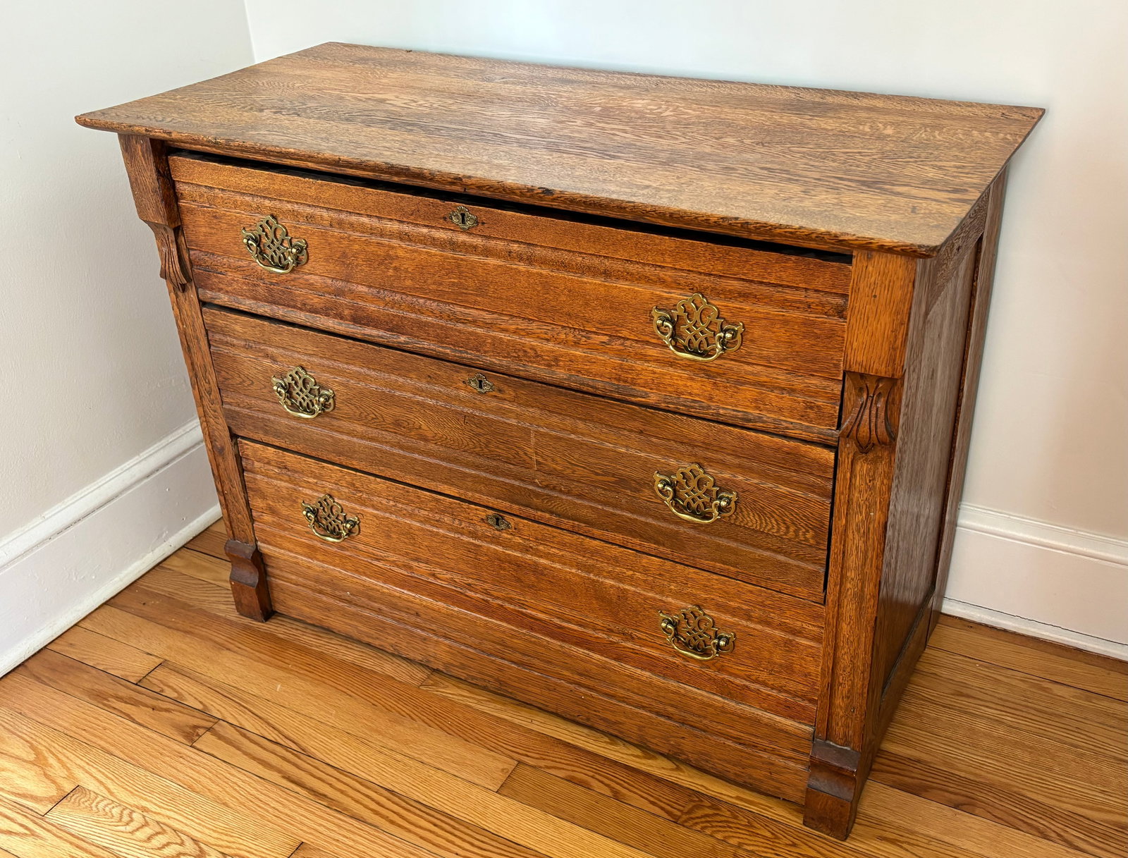 Antique Victorian Eastlake Oak Chest of Drawers - 17