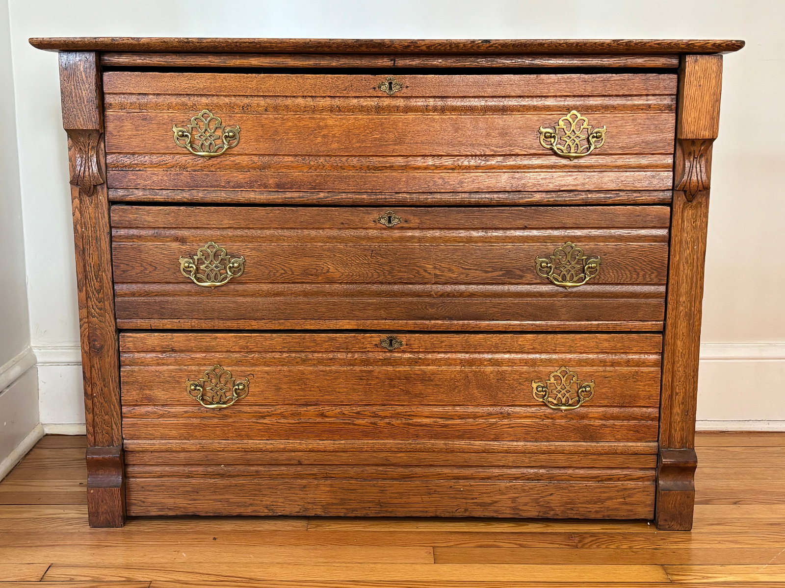 Antique Victorian Eastlake Oak Chest of Drawers - 2