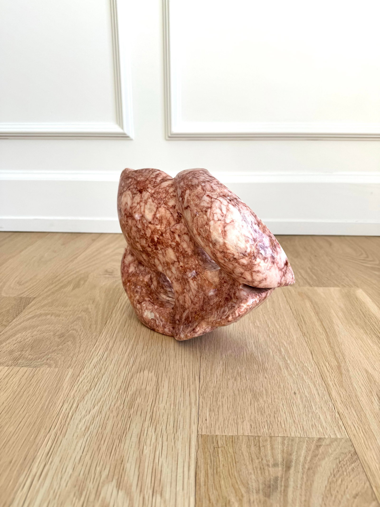Mid 20th Century Modern Abstract Fish Sculpture in Rosa Portogallo Marble - 4