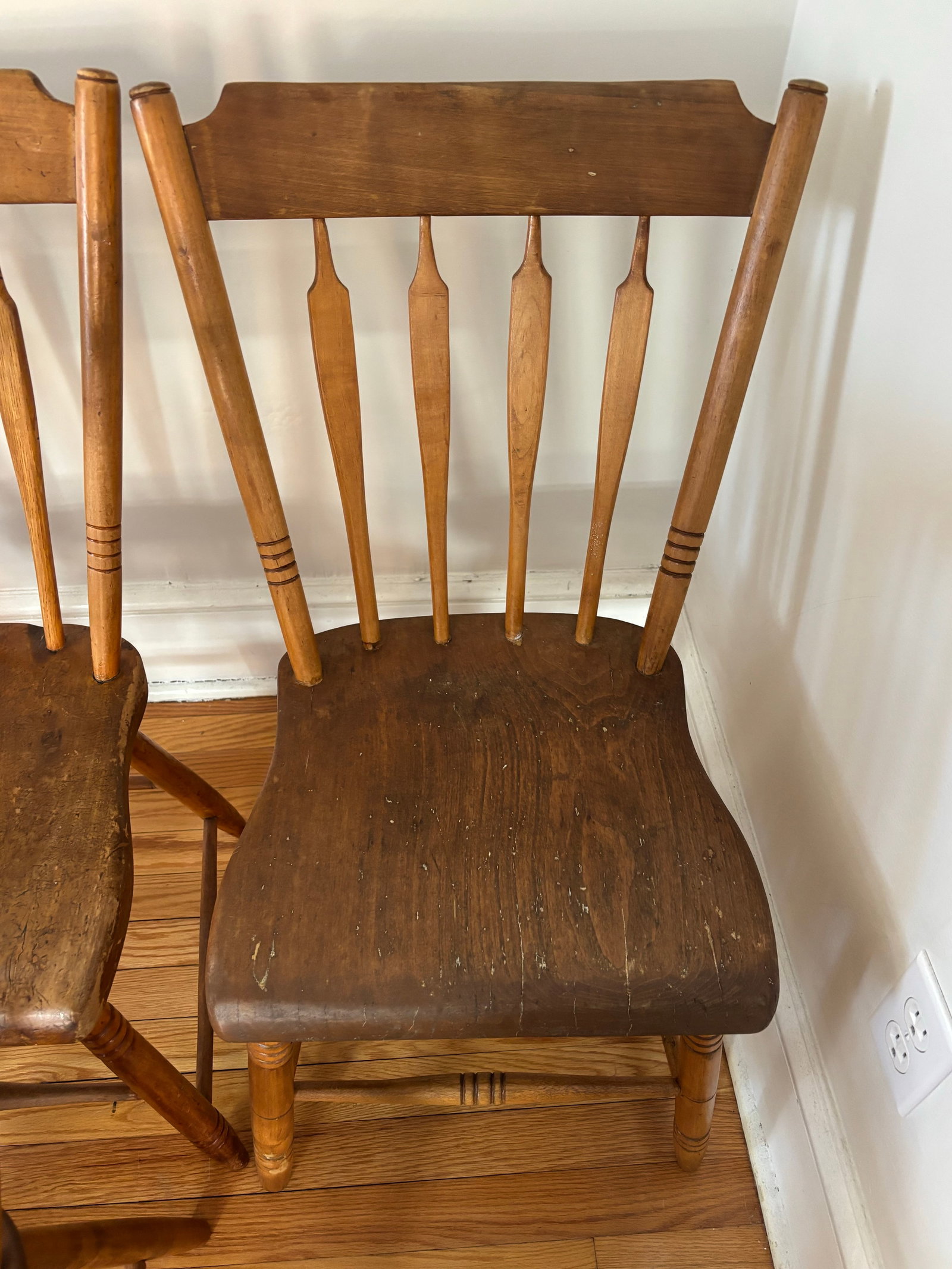 Antique Rustic Arrowback Windsor Dining Chairs Single Plank - A Set of Six - 12