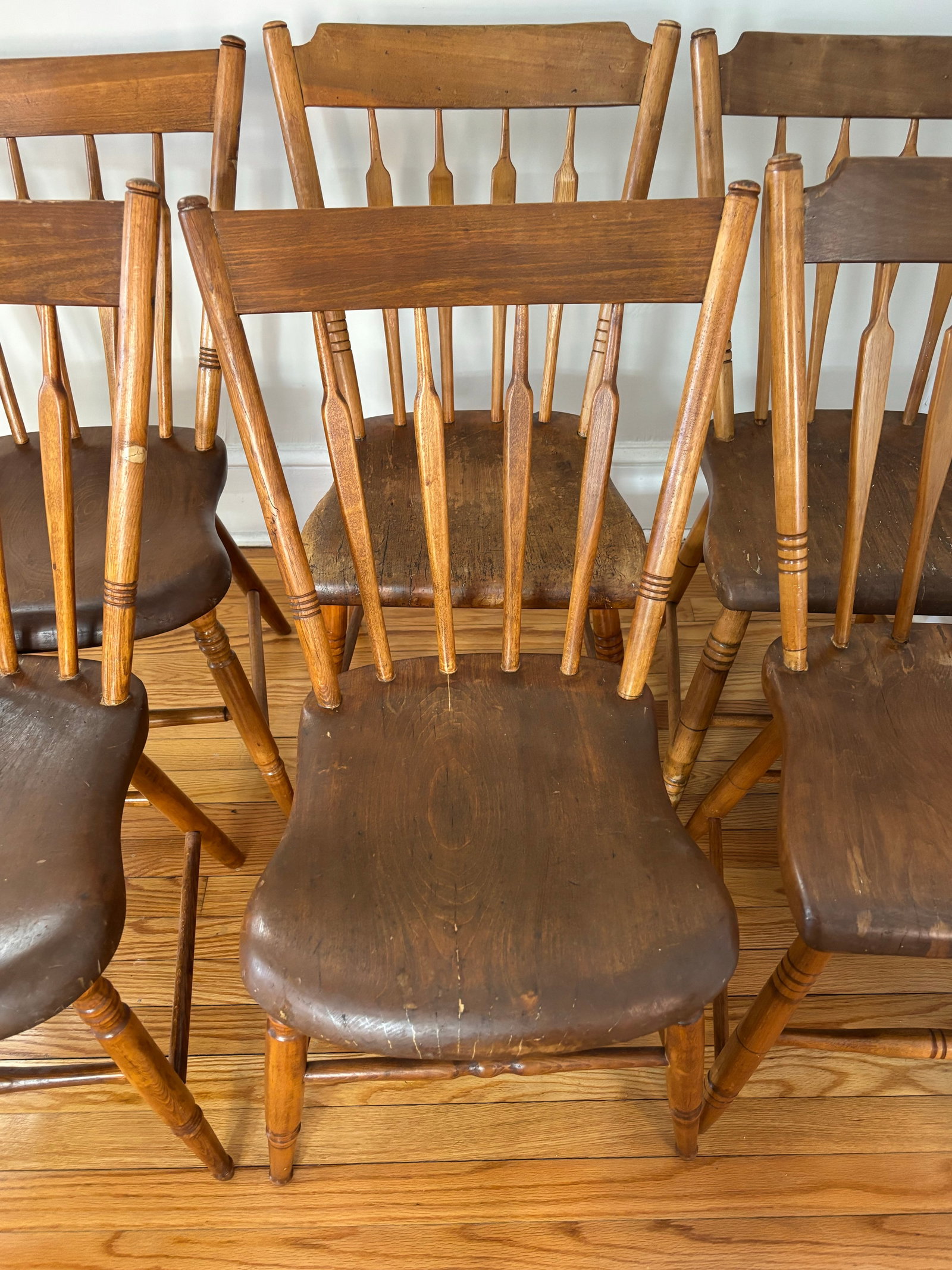 Antique Rustic Arrowback Windsor Dining Chairs Single Plank - A Set of Six - 5