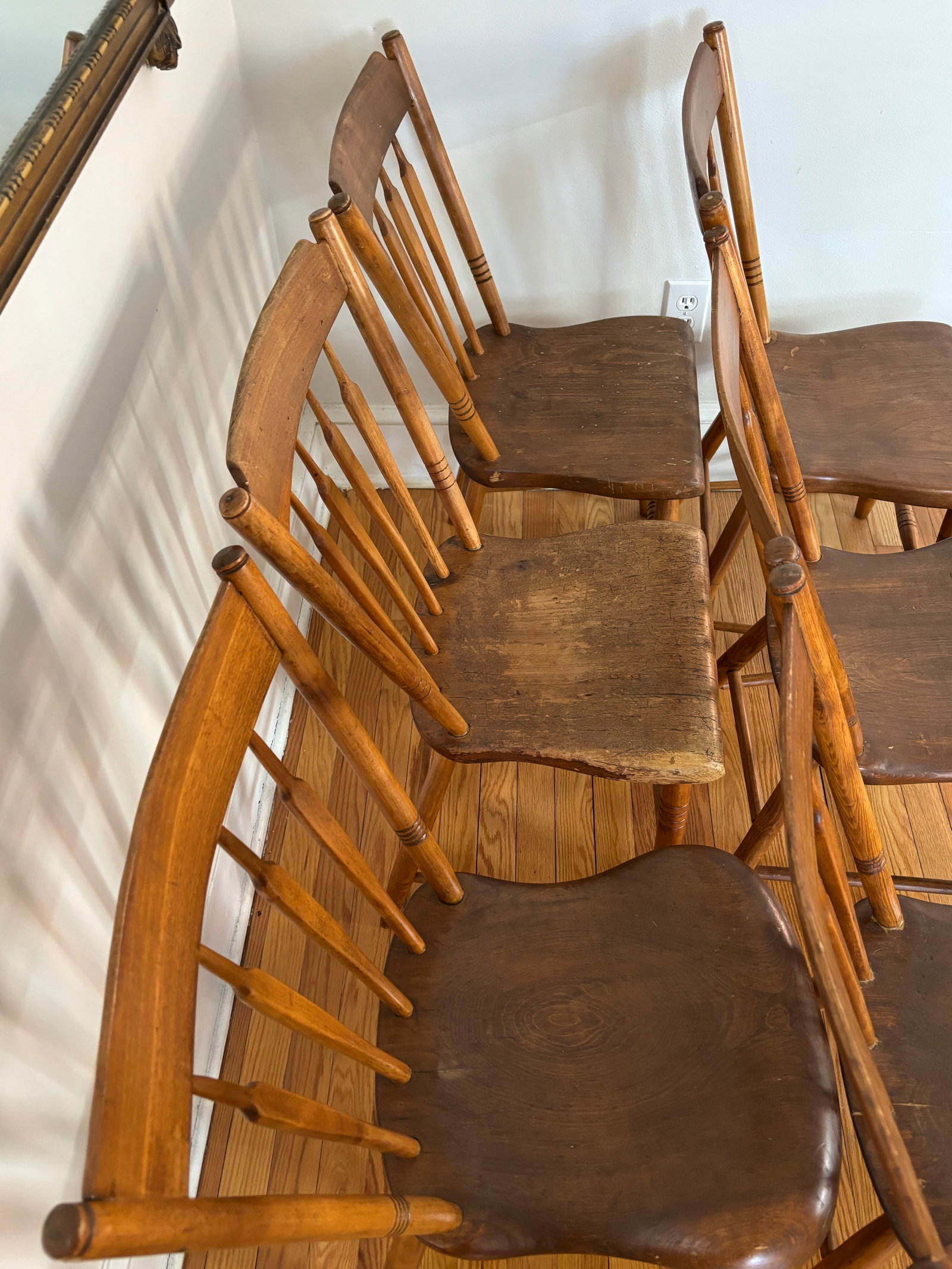 Antique Rustic Arrowback Windsor Dining Chairs Single Plank - A Set of Six - 7