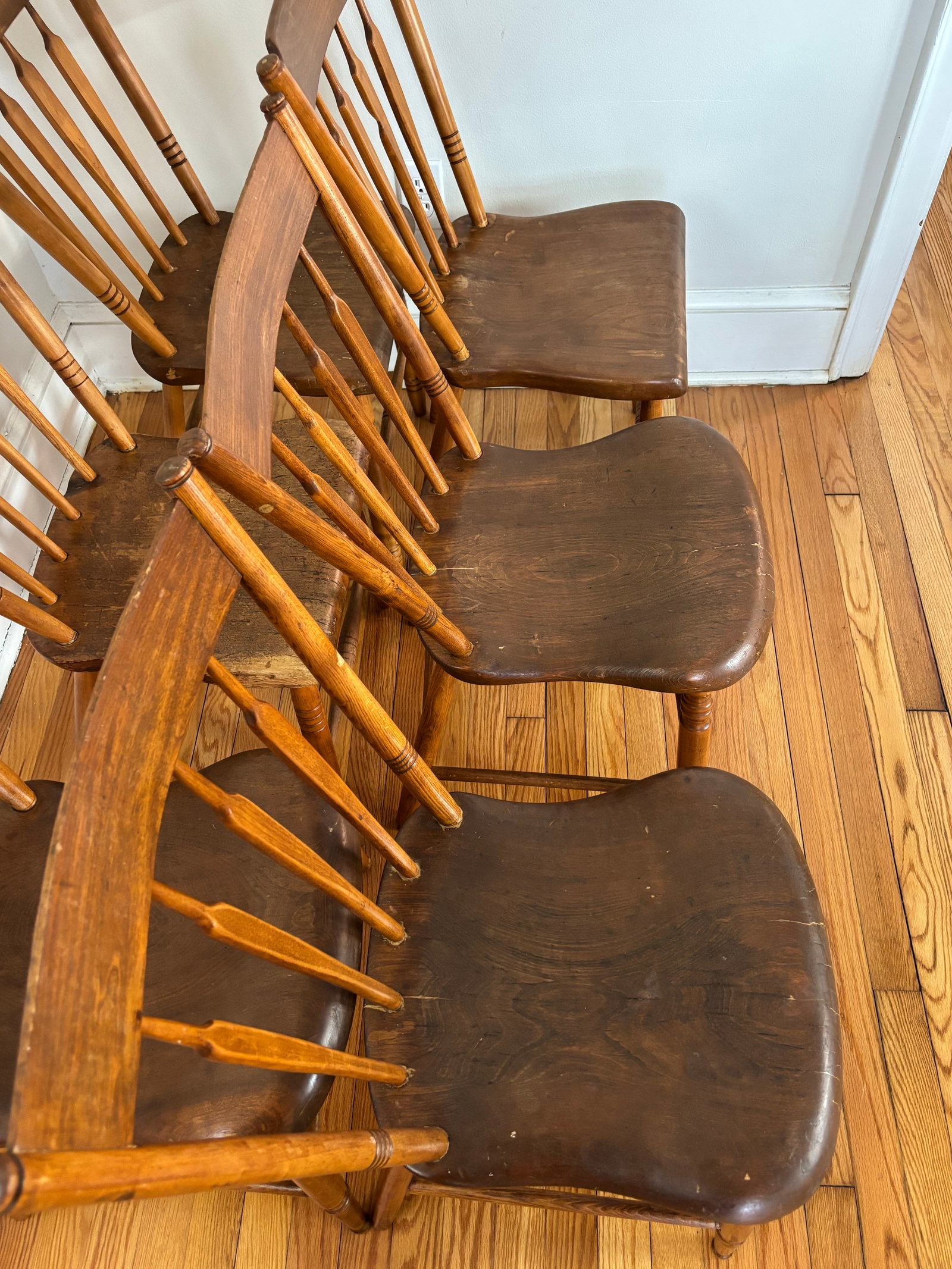 Antique Rustic Arrowback Windsor Dining Chairs Single Plank - A Set of Six - 8