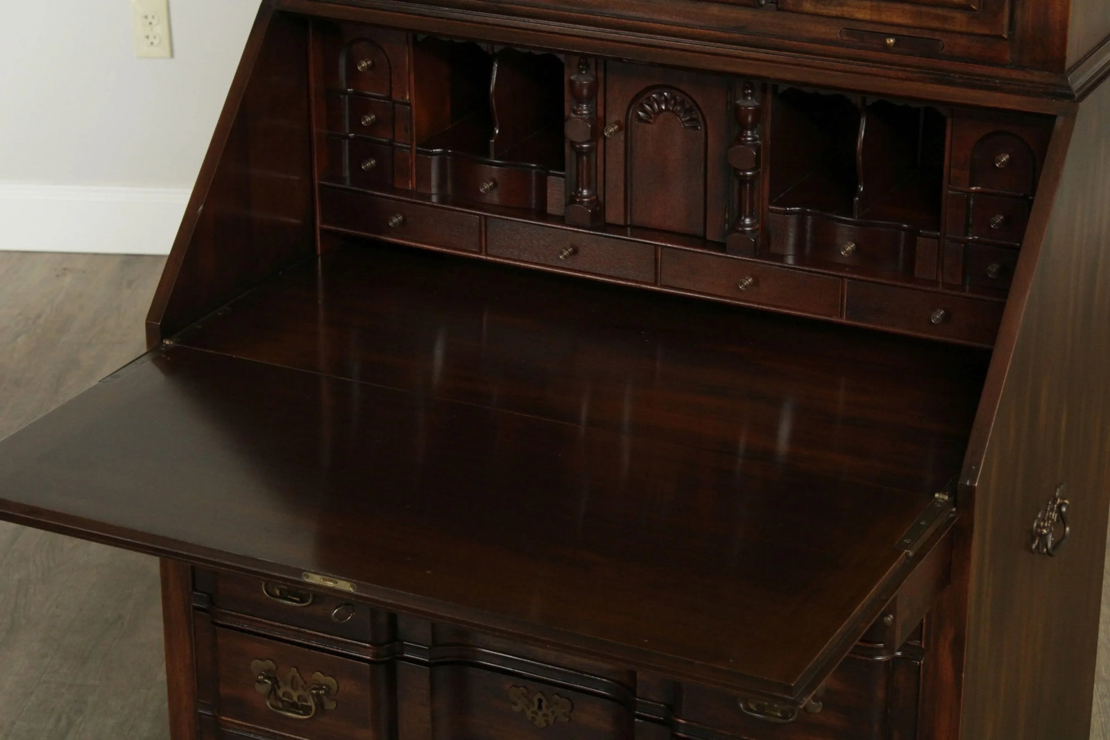 Maddox Chippendale Style Vintage Mahogany Block Front Secretary Desk - 8