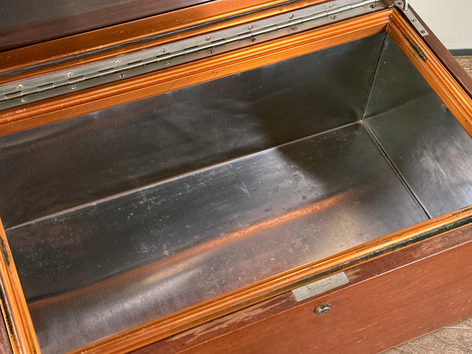 Antique c.1920's Benson & Hedges Wooden Cigar Humidor Box - 11