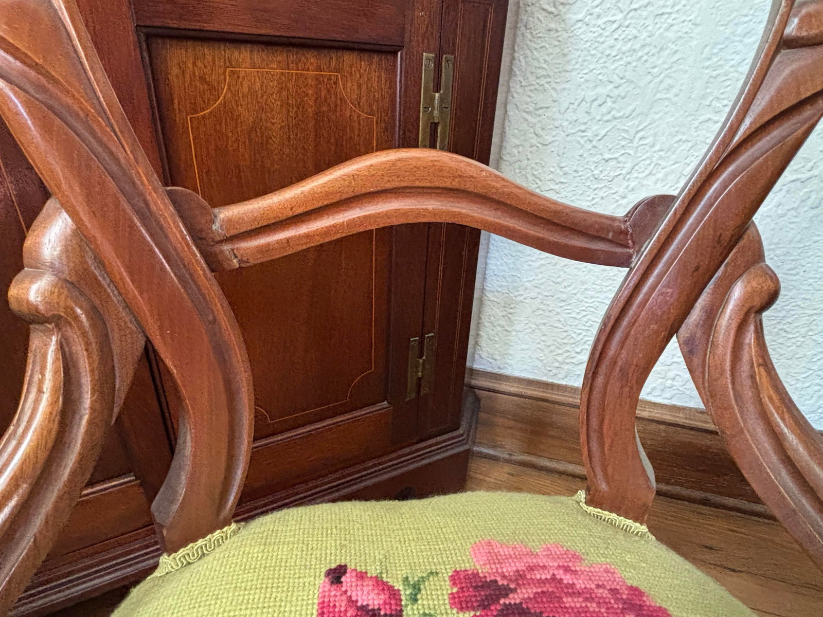 19th Century Victorian Mahogany Balloon Back Parlor Side Chairs - A Pair - 10