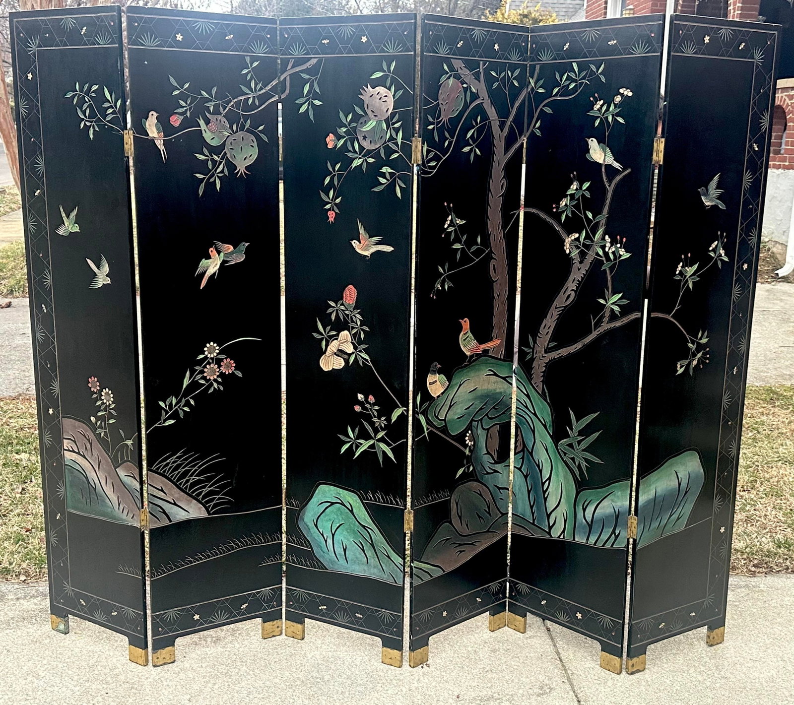 1970s Chinese Export Six Panel Coromandel Screen With Gold Leaf - 11