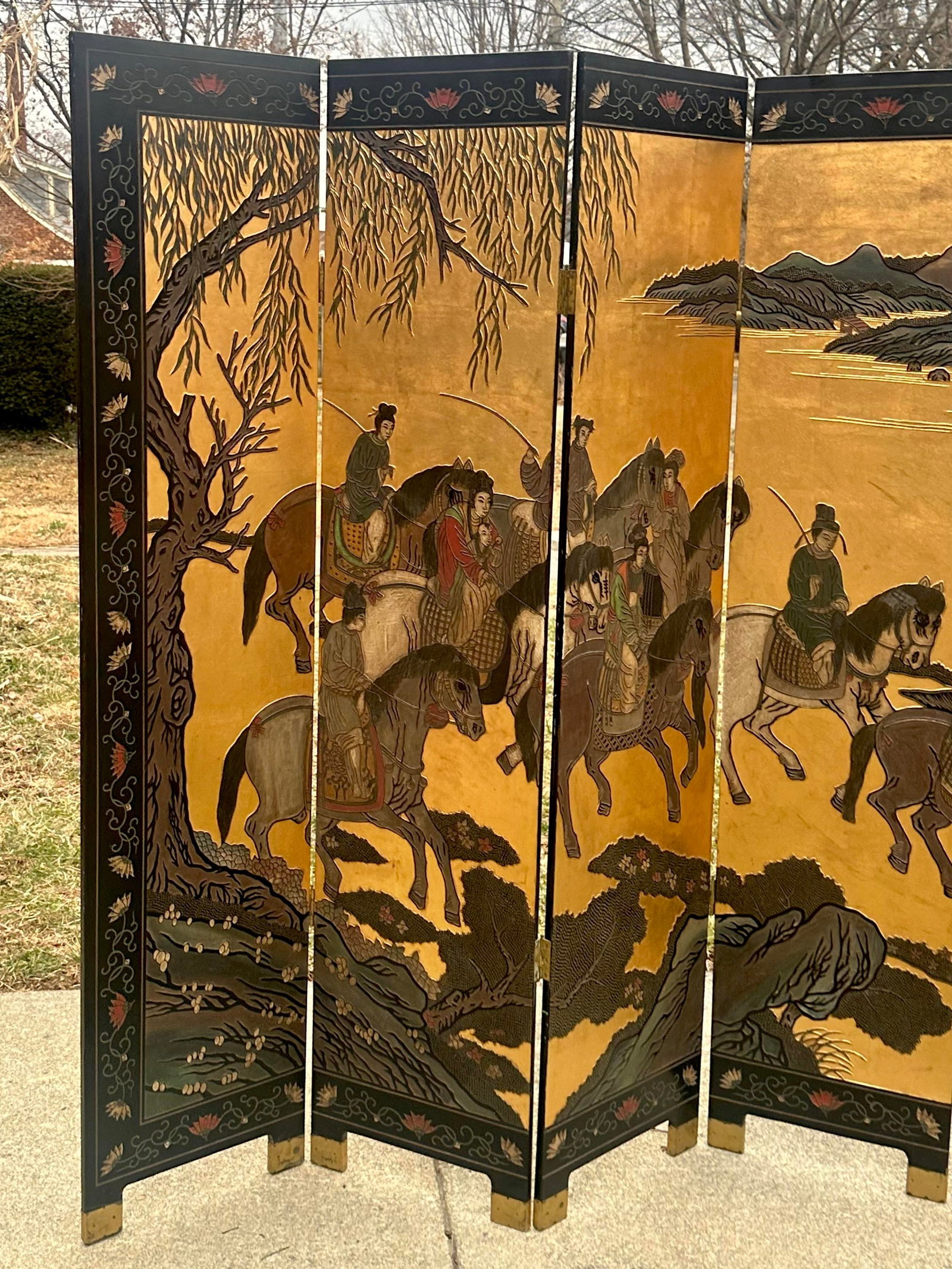 1970s Chinese Export Six Panel Coromandel Screen With Gold Leaf - 3