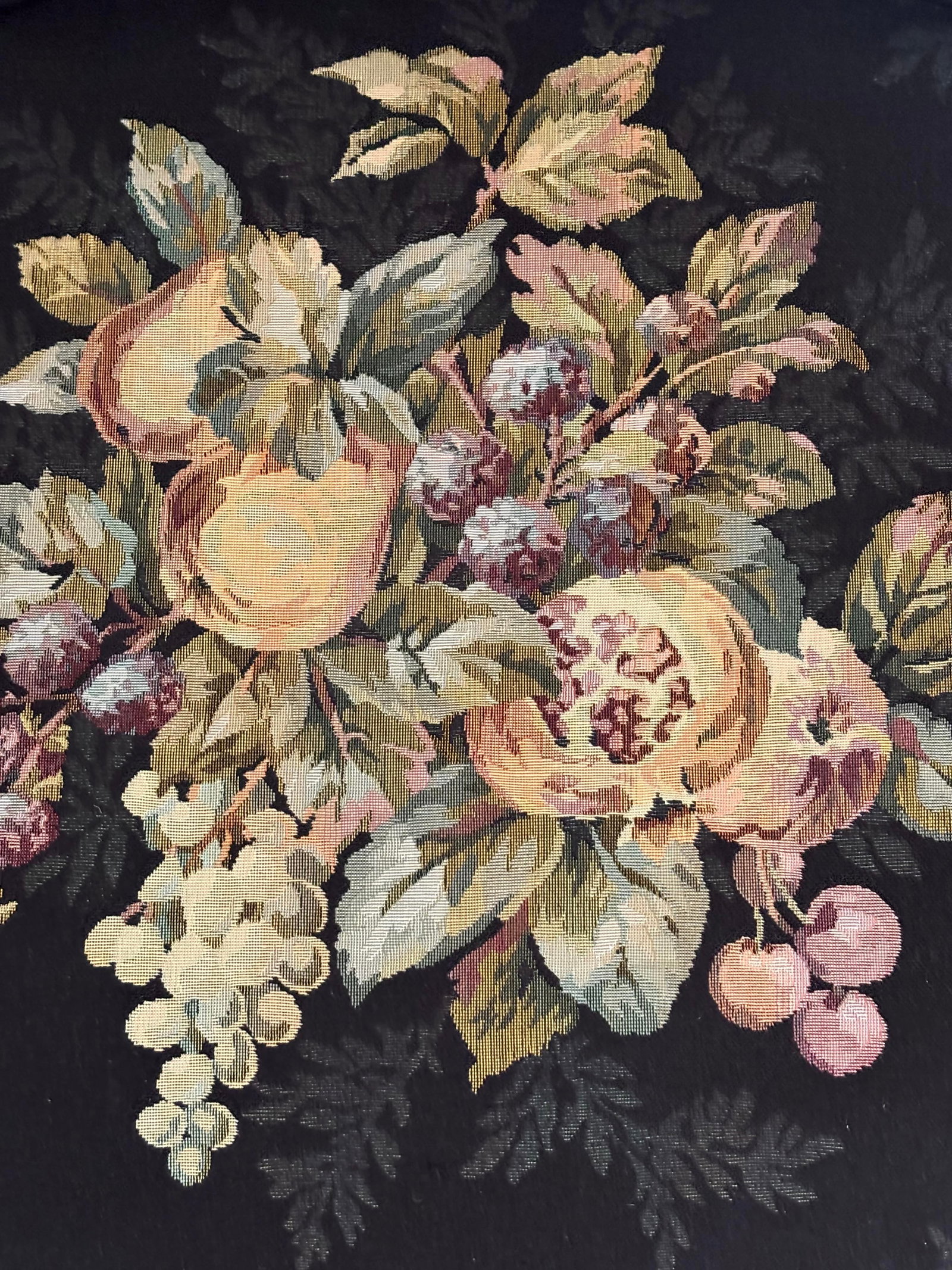 Late 20th Century French Louis XV Style Bergere Chair Upholstered in Pomegranate and Floral Fabric - 8