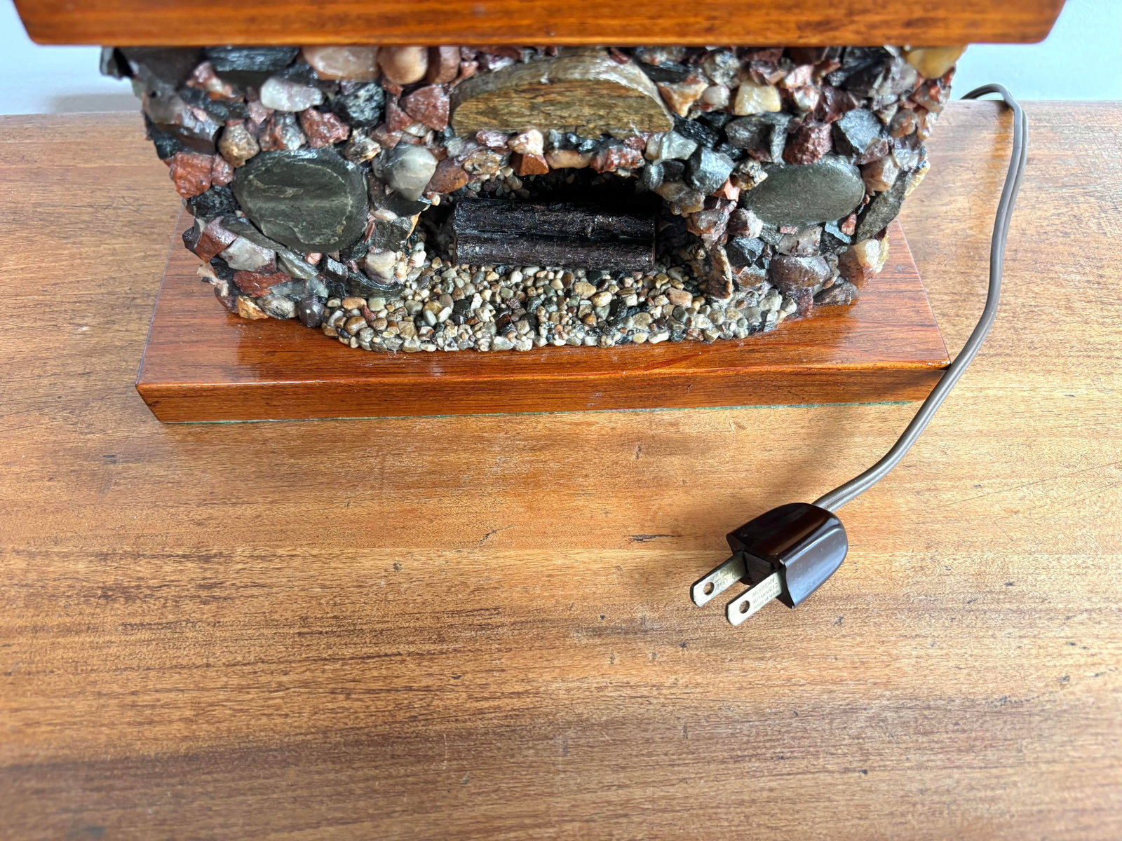 1940s Rustic Stone Fireplace Lamp Plus Night Light With Shade - 11