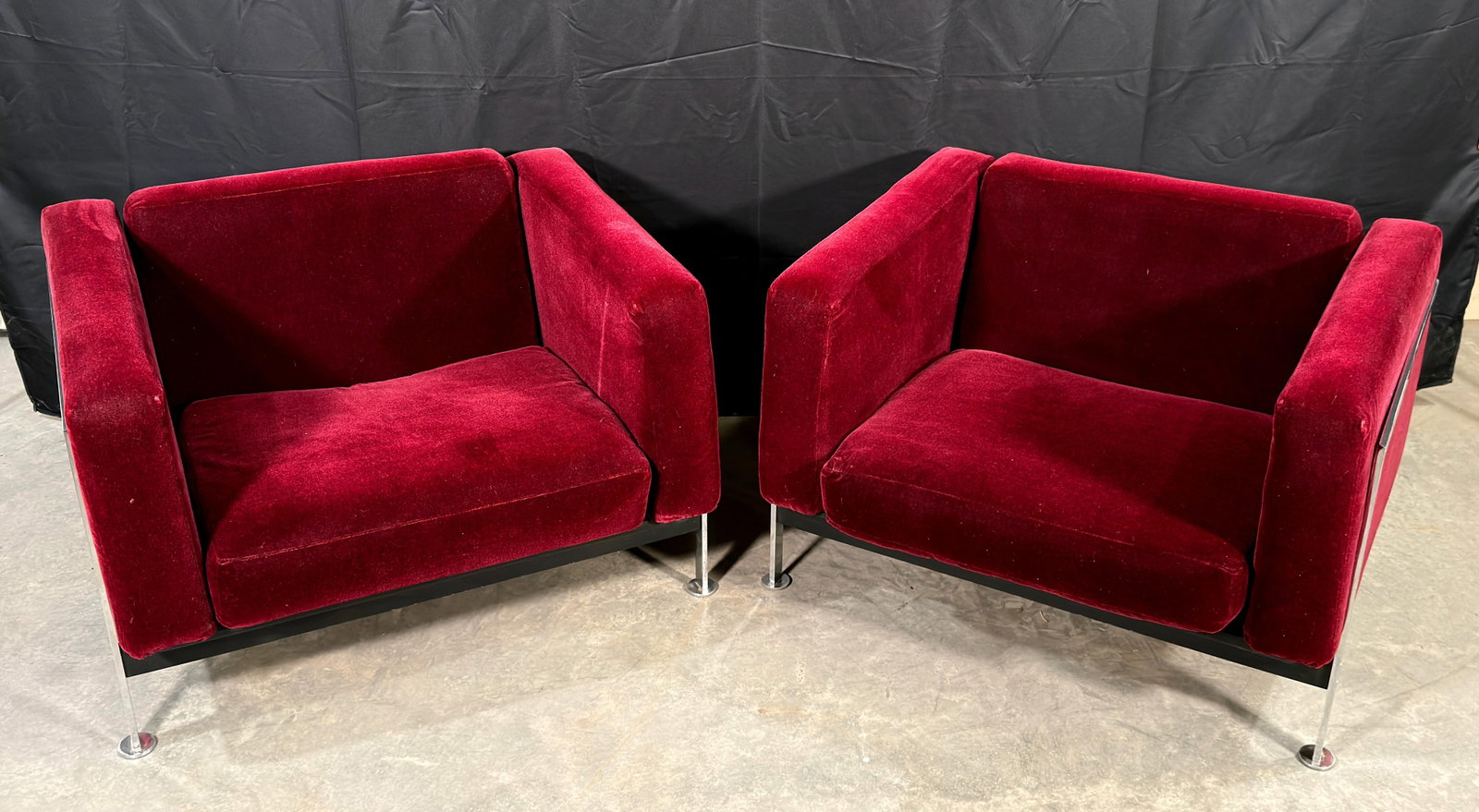 Stendig Mid-Century Modern Cube Lounge Chairs in Burgundy Mohair Velvet and Chrome, Robert Hausmann - 12