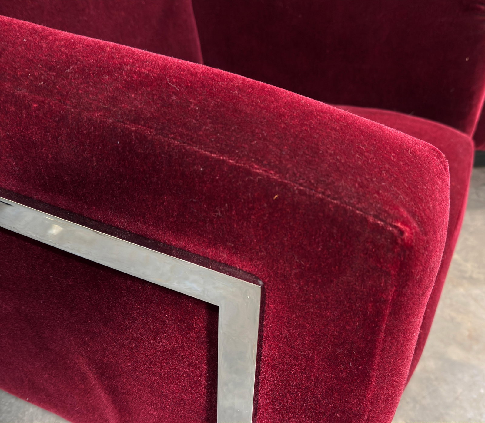 Stendig Mid-Century Modern Cube Lounge Chairs in Burgundy Mohair Velvet and Chrome, Robert Hausmann - 7