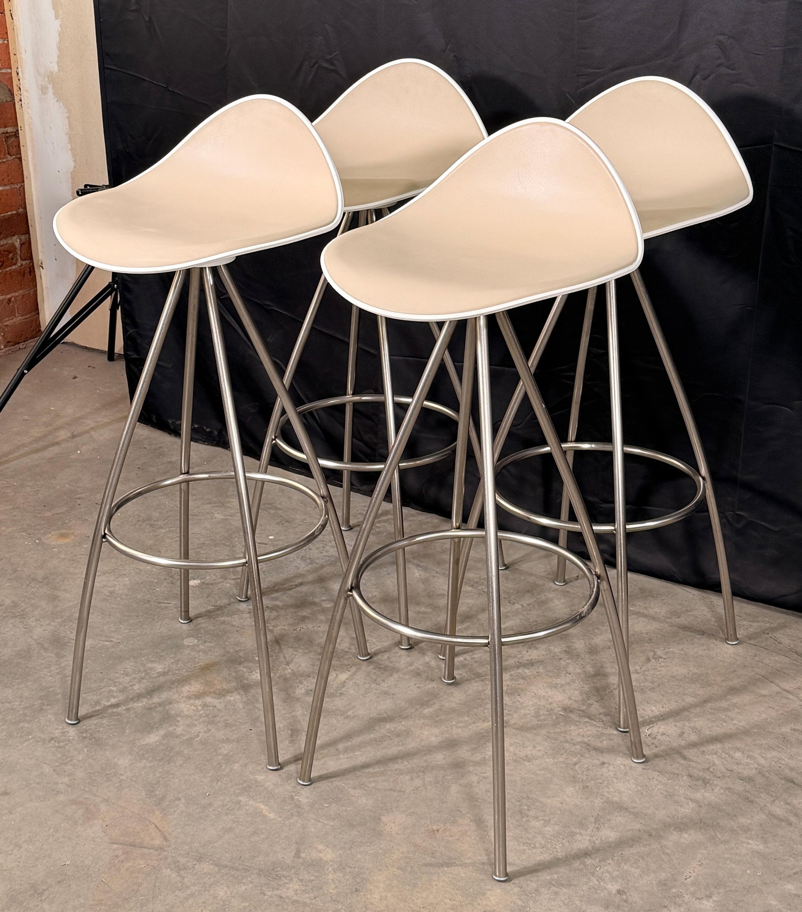 Postmodern Stua Onda Barstools by JesÃºs Gasca Design Within Reach - Set of 4 - 2
