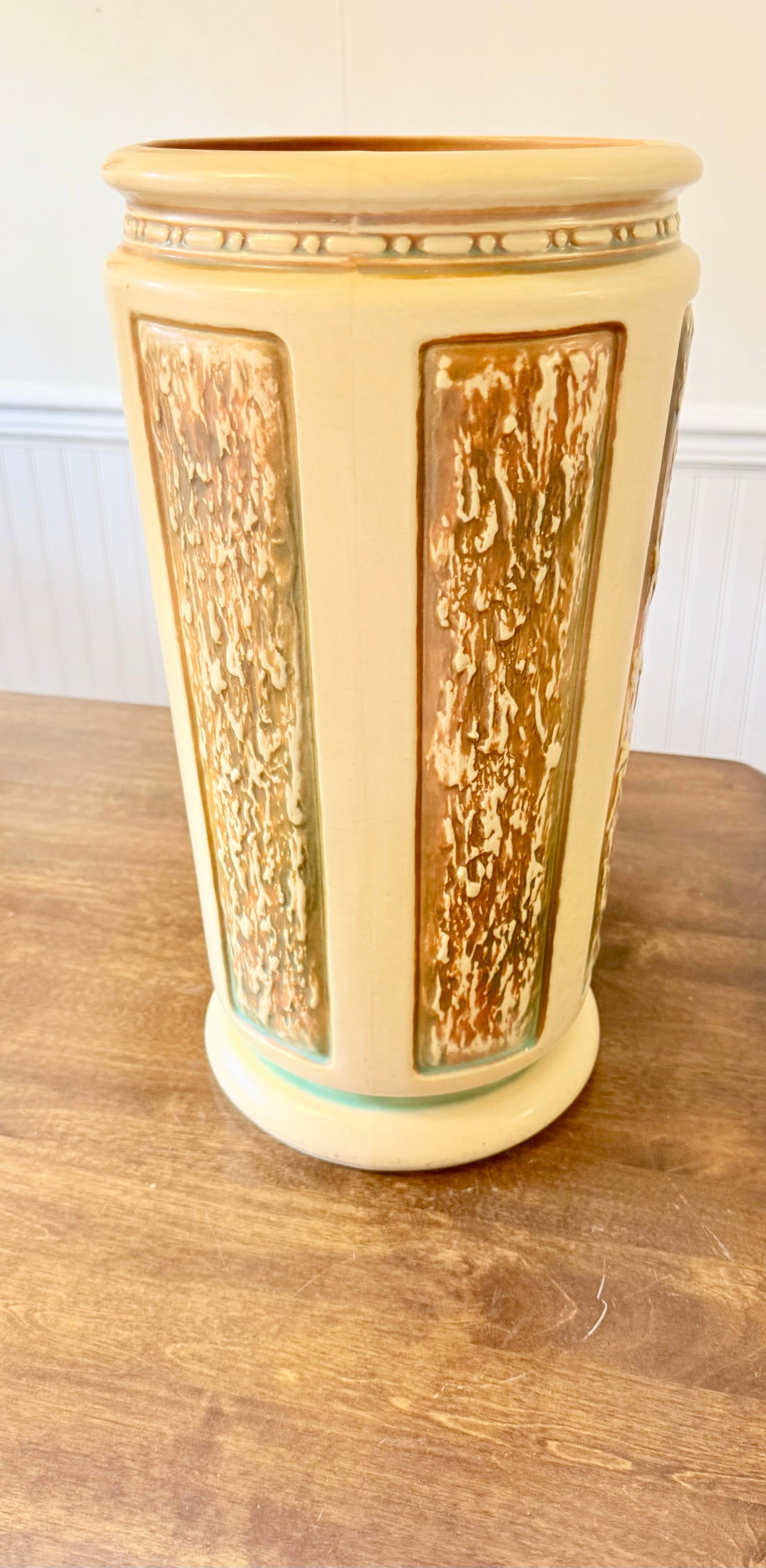 Early 20th Century Roseville Florentine Umbrella Stand - 2