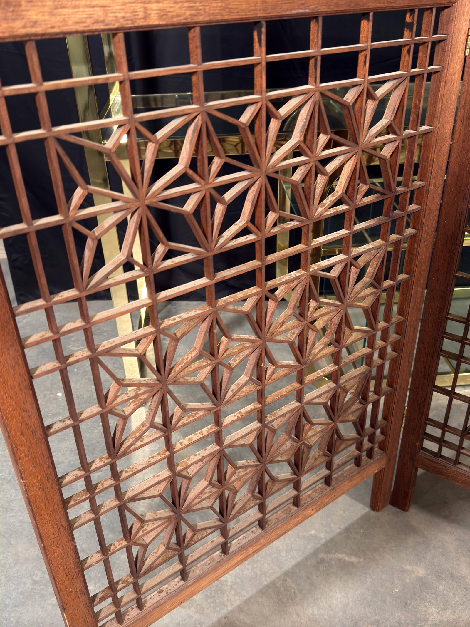 Japanese Four-Panel Teak Room Divider Screen With Silk Landscape Panels and Asanoha Fretwork - 4
