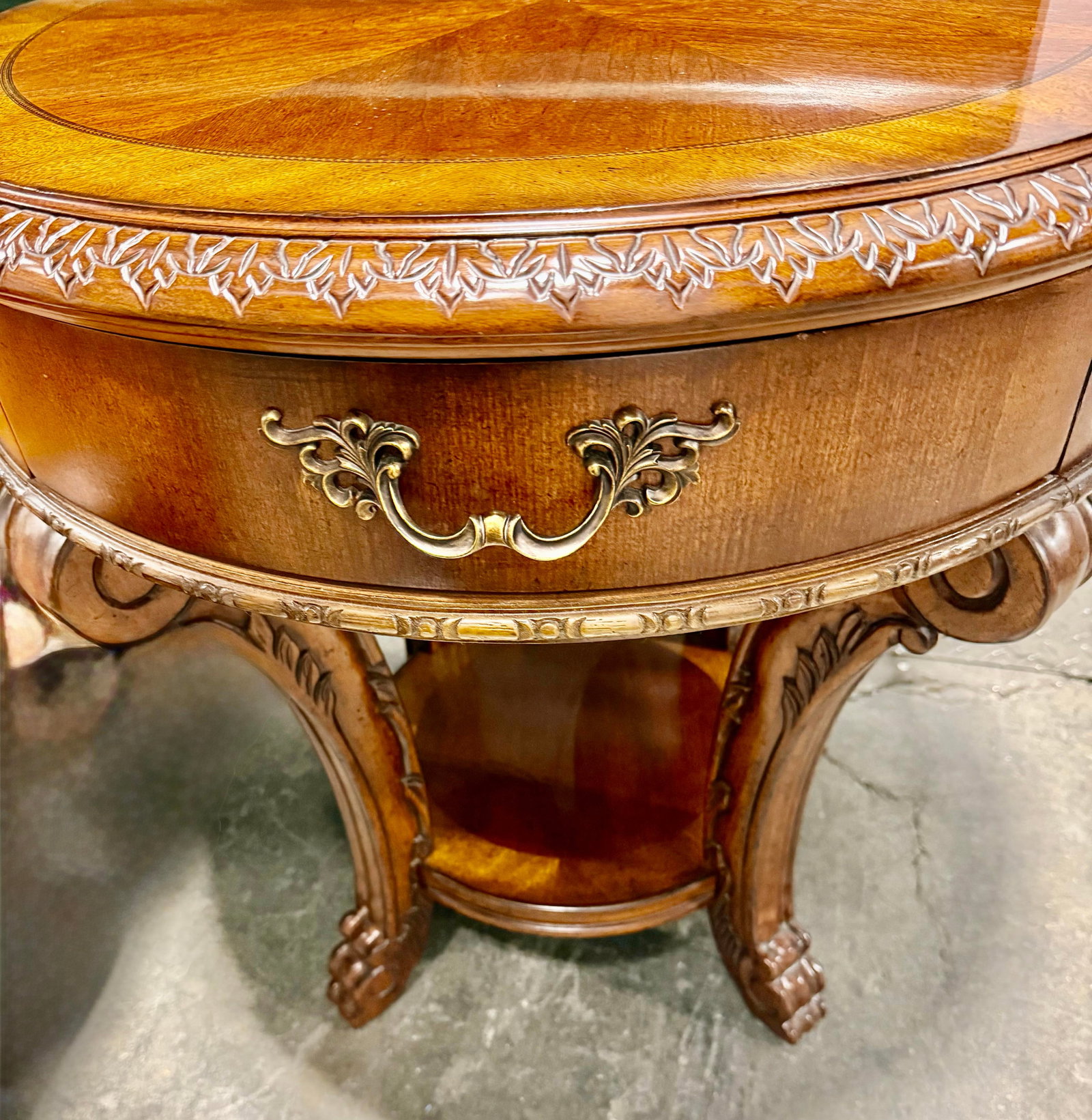 Mid 20th Century A.r.t. Furniture Co. Round Coffee Table With Two End Tables - 2