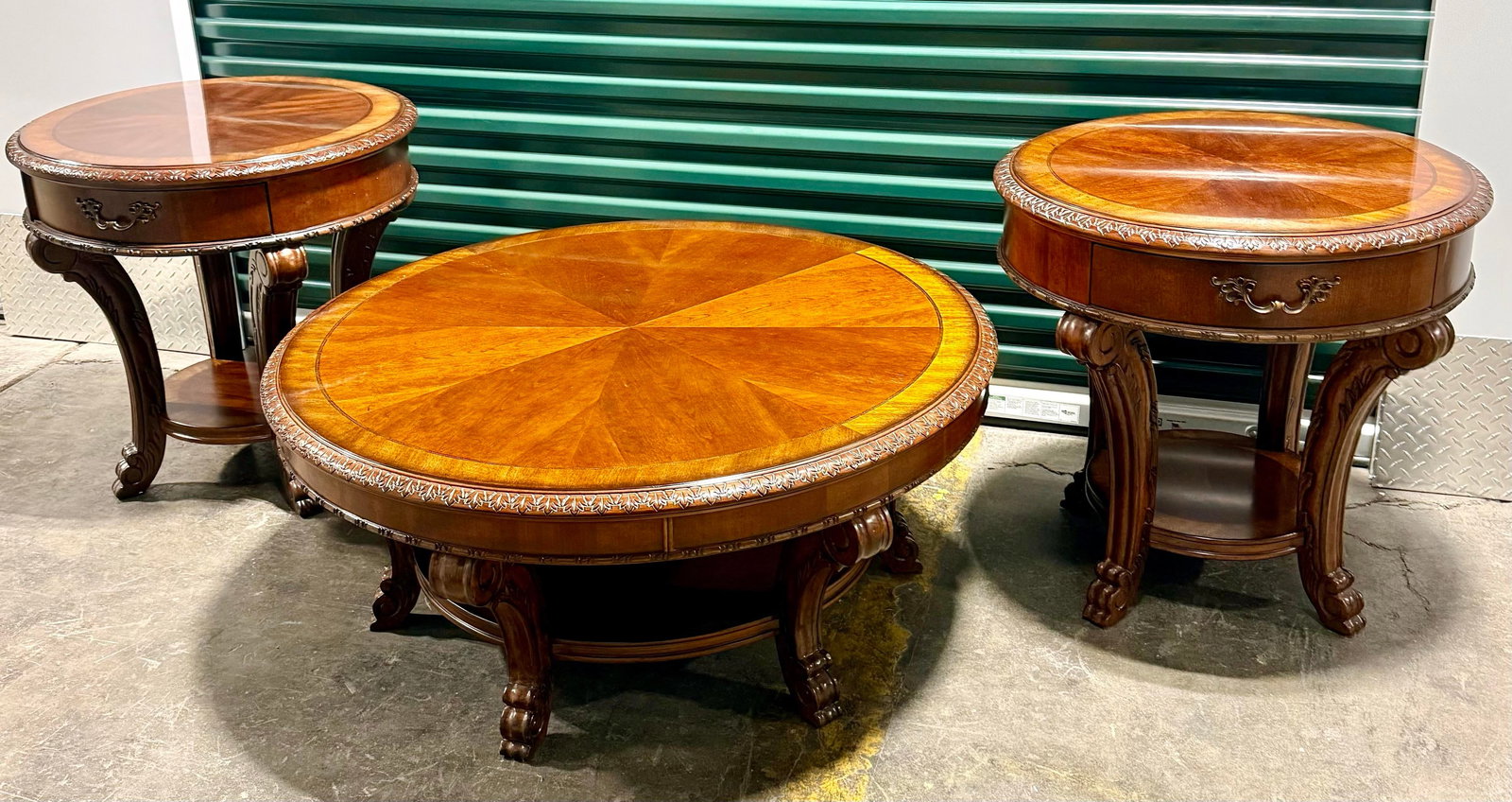 Mid 20th Century A.r.t. Furniture Co. Round Coffee Table With Two End Tables - 3