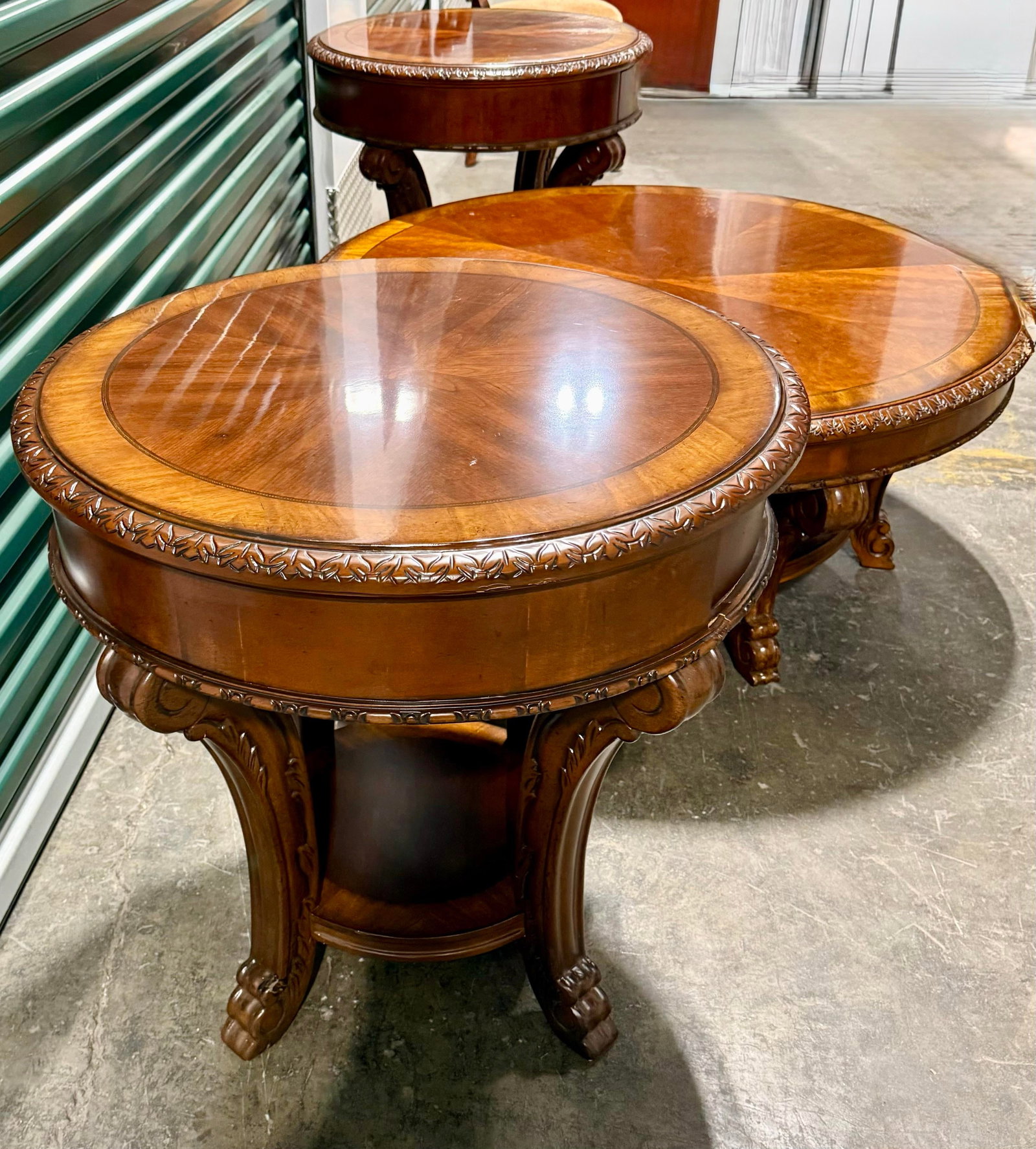 Mid 20th Century A.r.t. Furniture Co. Round Coffee Table With Two End Tables - 5