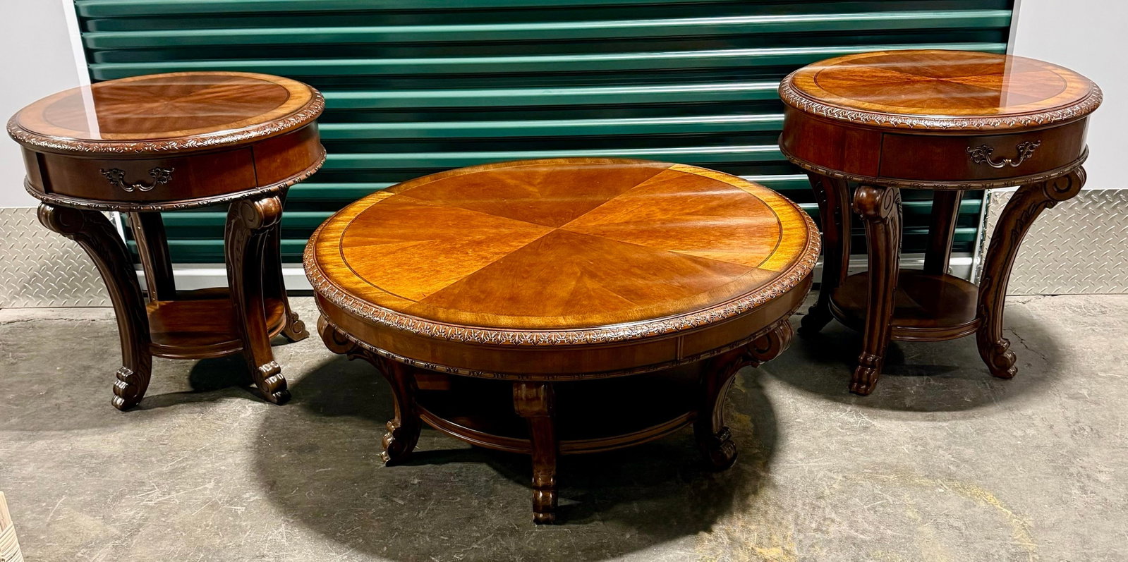 Mid 20th Century A.r.t. Furniture Co. Round Coffee Table With Two End Tables - 8