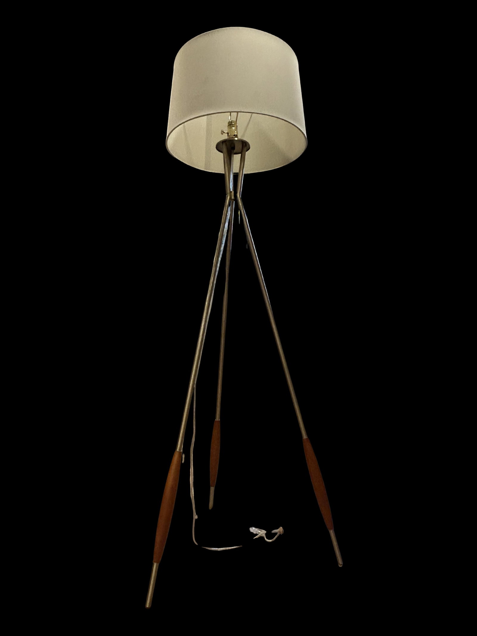 Late 20th Century Mid-Century Modern Tripod Floor Lamp in the Style of Gerald Thurston for Lightolie - 8