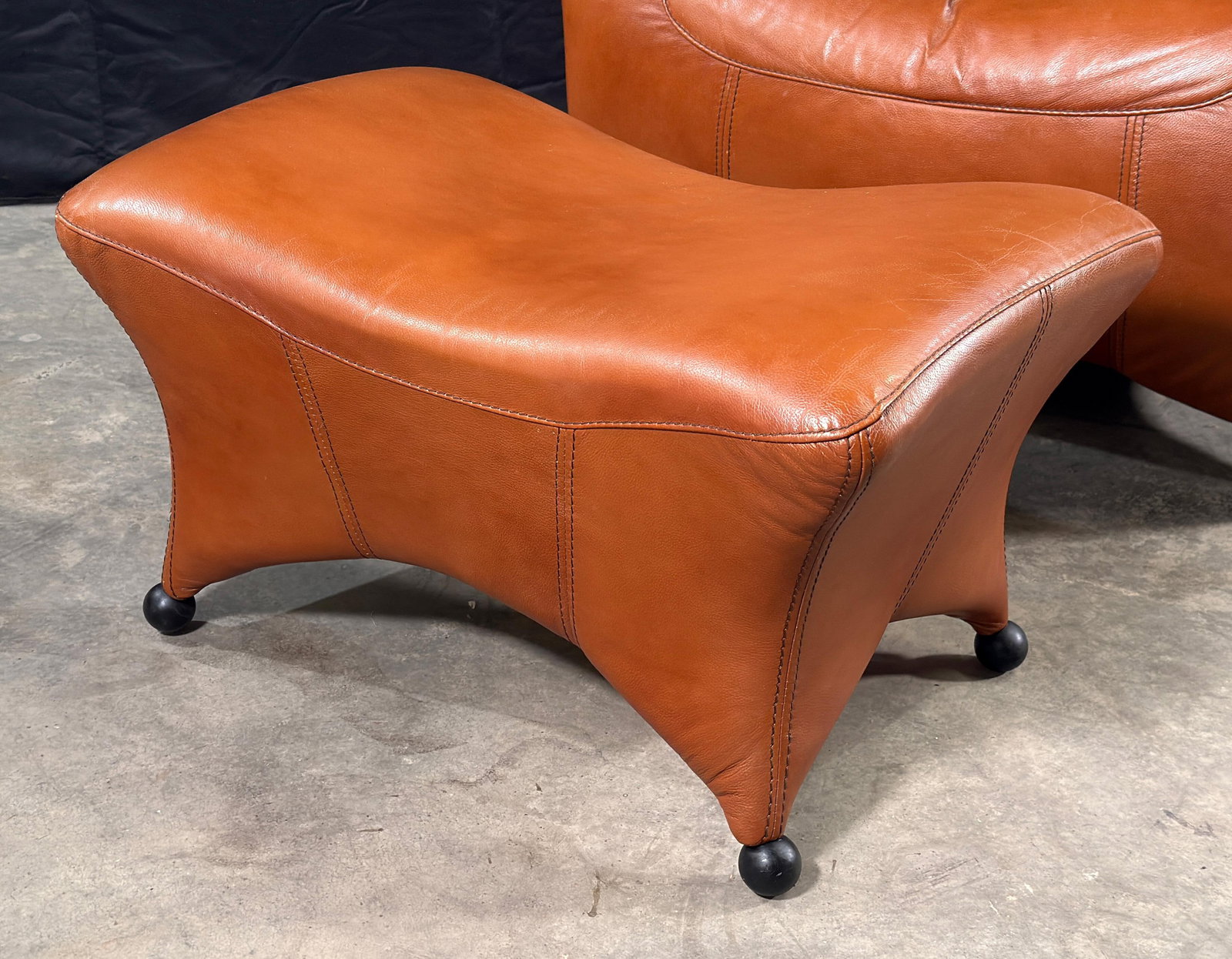 Gerard Van Den Berg Style Leolux Cognac Leather Lounge Chair and Ottoman, Netherlands, 1990s - 11