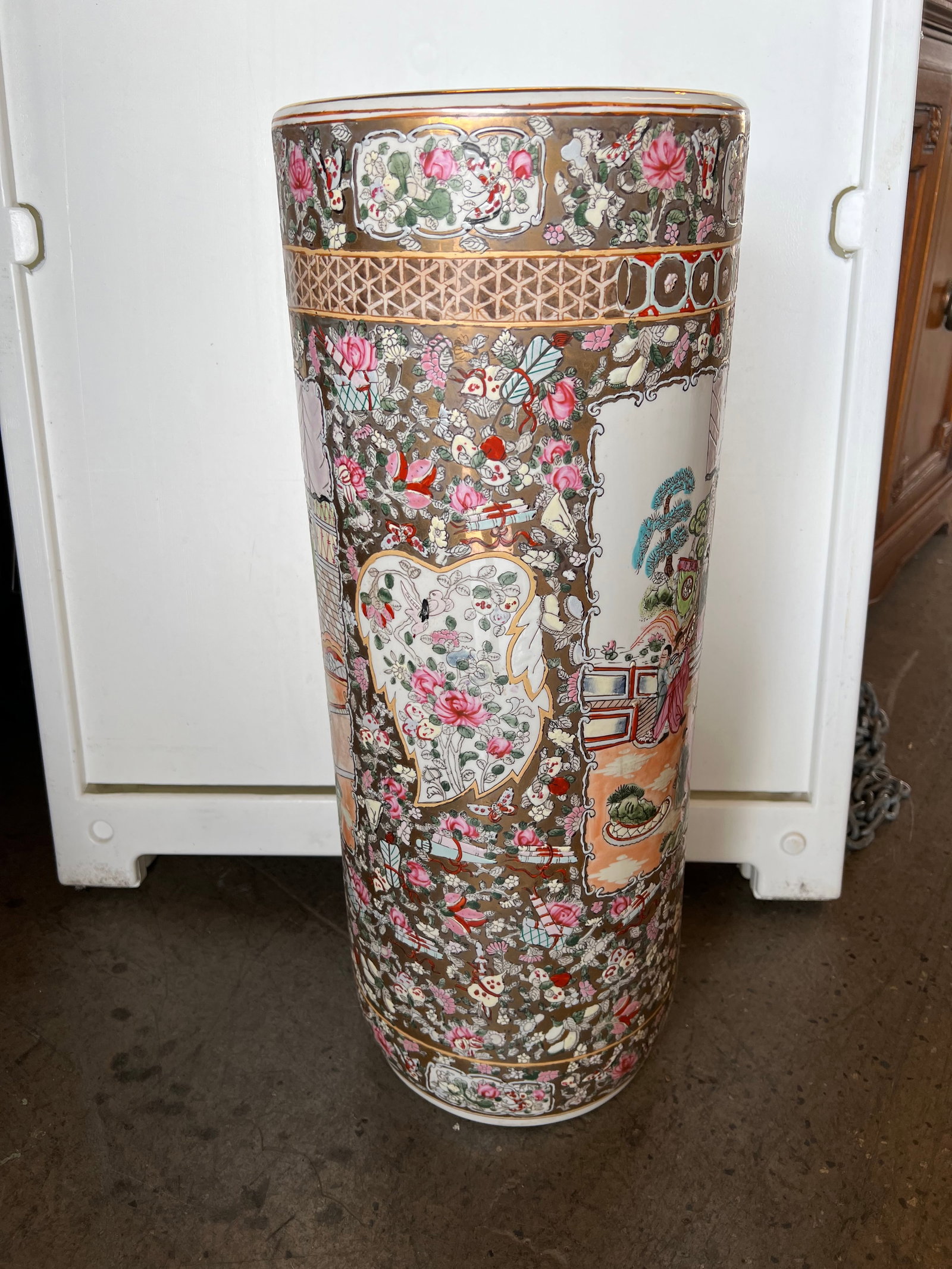 Mid Century Asian Umbrella/Cane Stand With Gold Accents Rose Medallion Style - 5