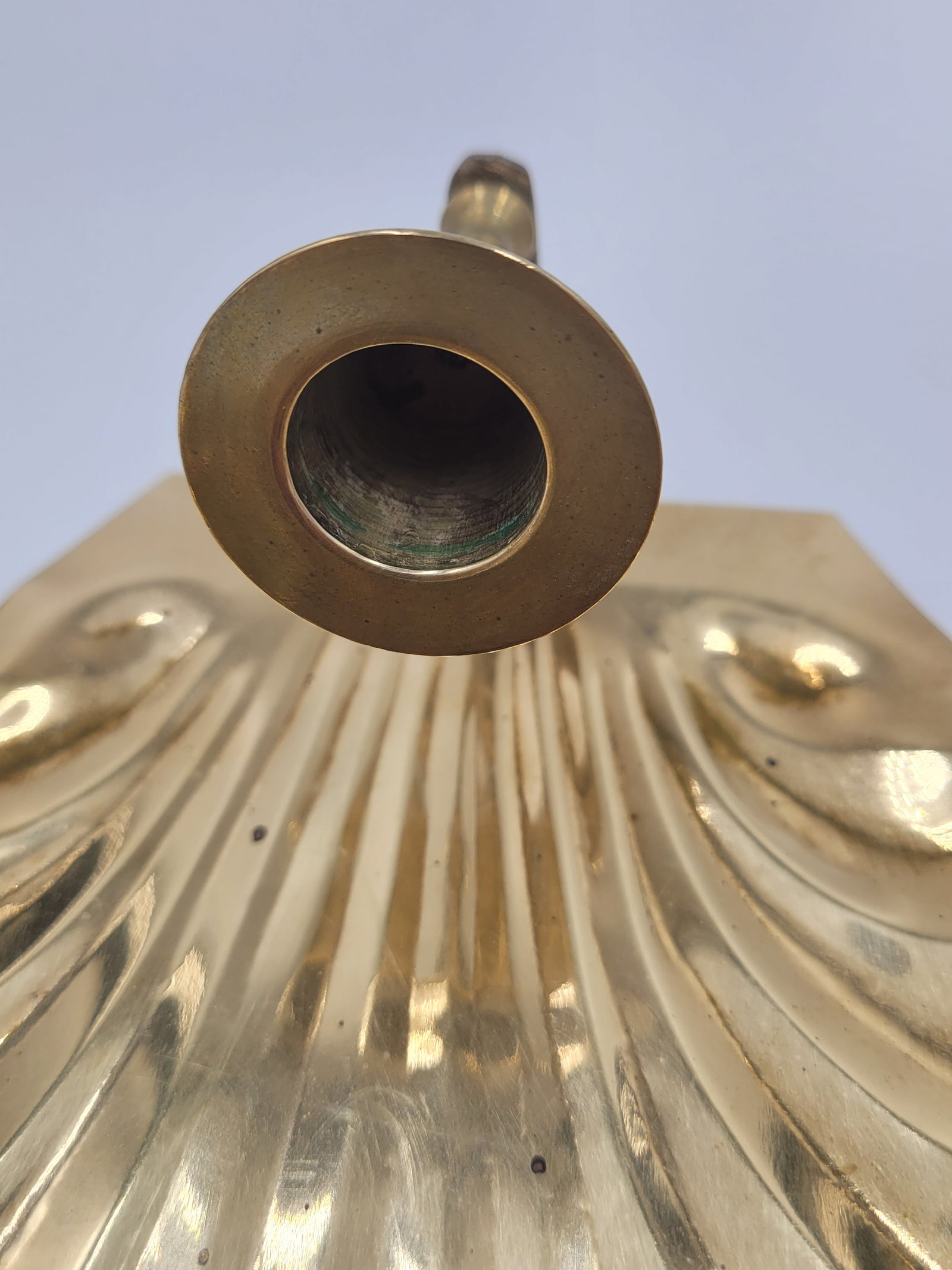 Mid 20th Century Hollywood Regency Scalloped Brass Shell Wall Sconce - Pair - 12