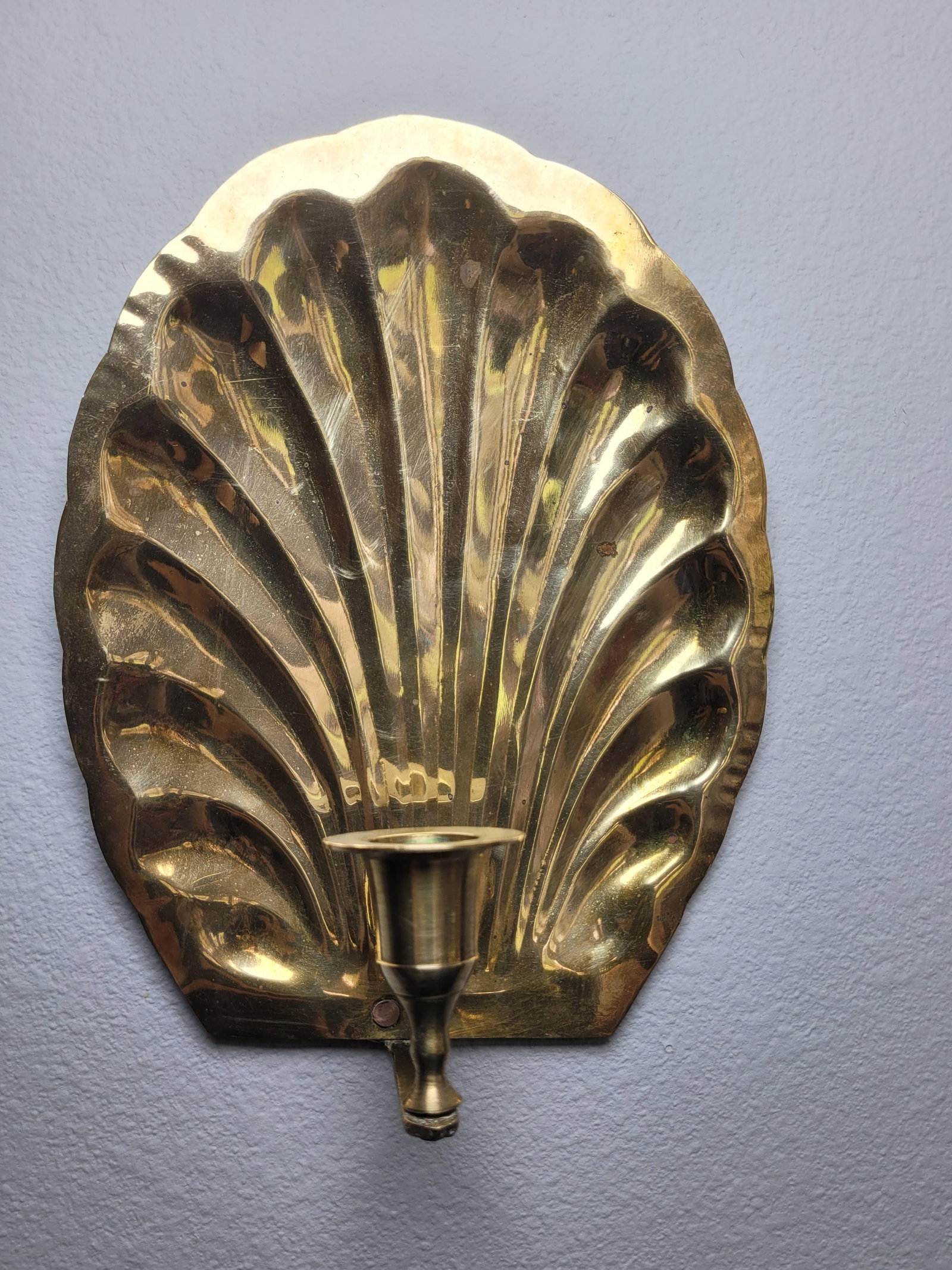 Mid 20th Century Hollywood Regency Scalloped Brass Shell Wall Sconce - Pair - 3