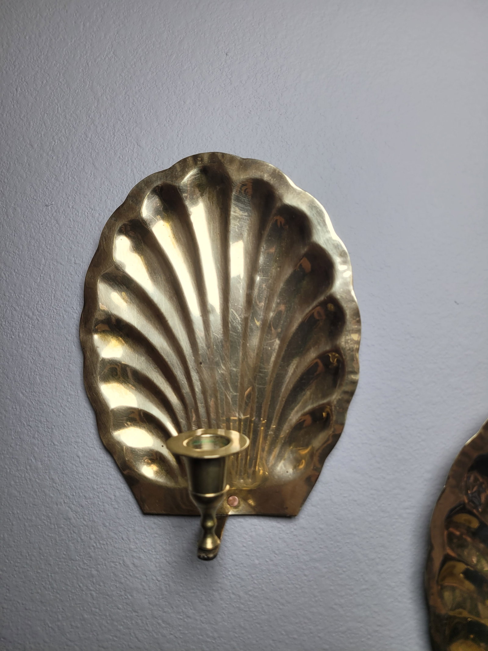Mid 20th Century Hollywood Regency Scalloped Brass Shell Wall Sconce - Pair - 4
