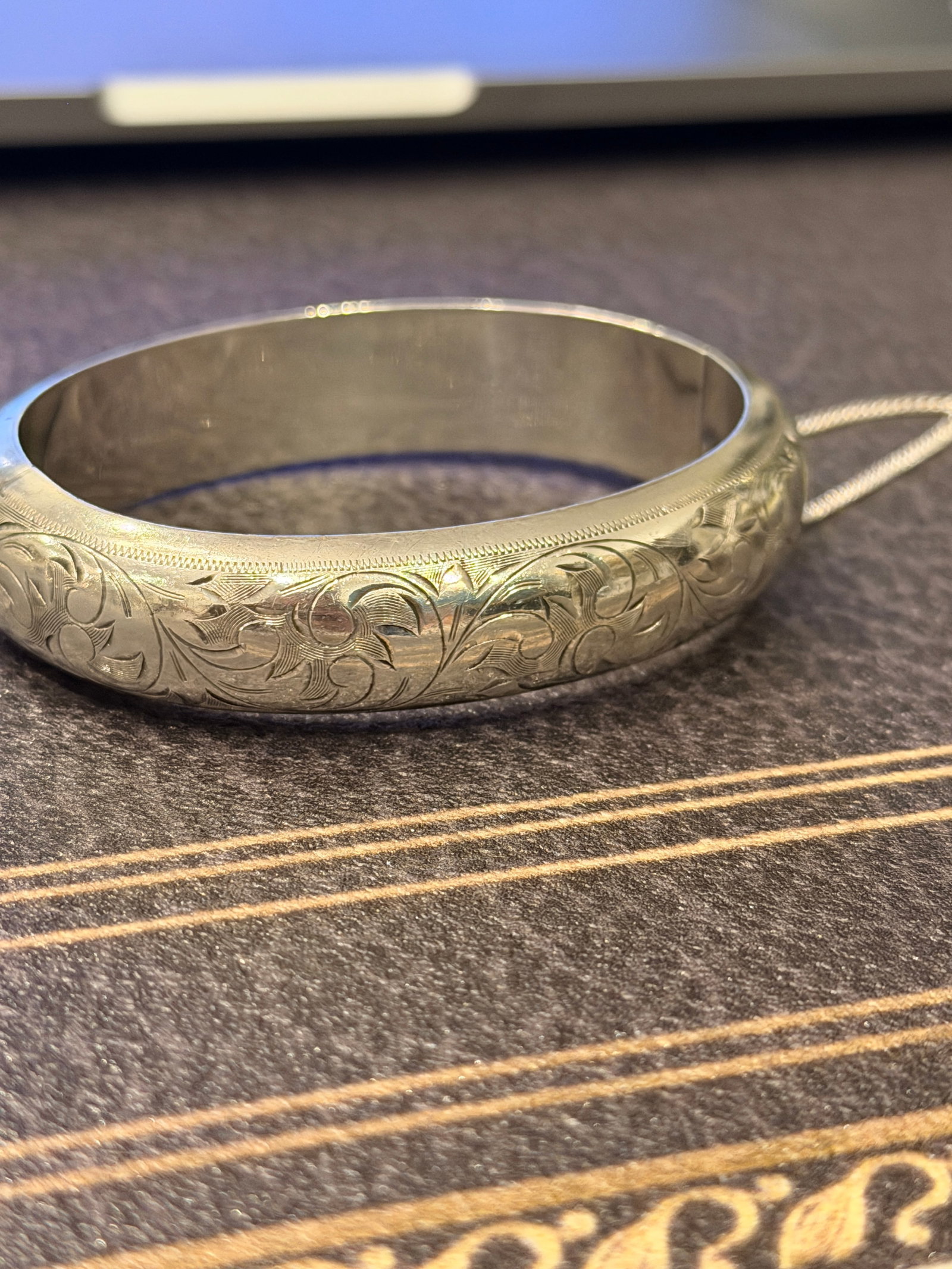 Vintage Art Nouveau Style Hinged Bangle Bracelet in Sterling Silver - 11