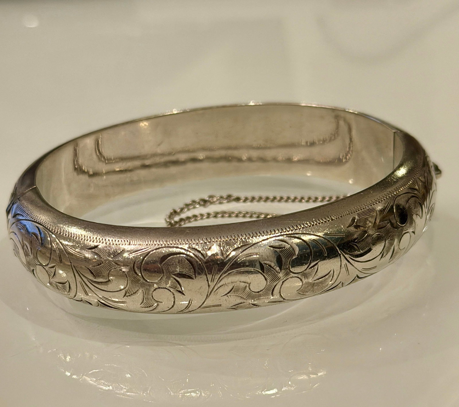 Vintage Art Nouveau Style Hinged Bangle Bracelet in Sterling Silver - 2