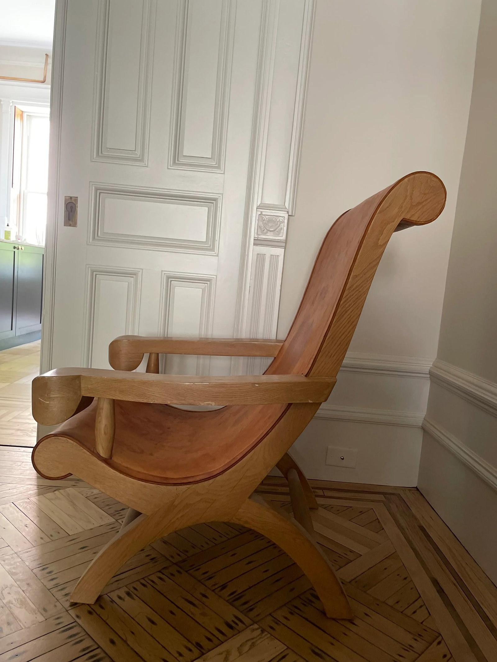 1940s Clara Porset Butaque Leather and Wood Chair - 6