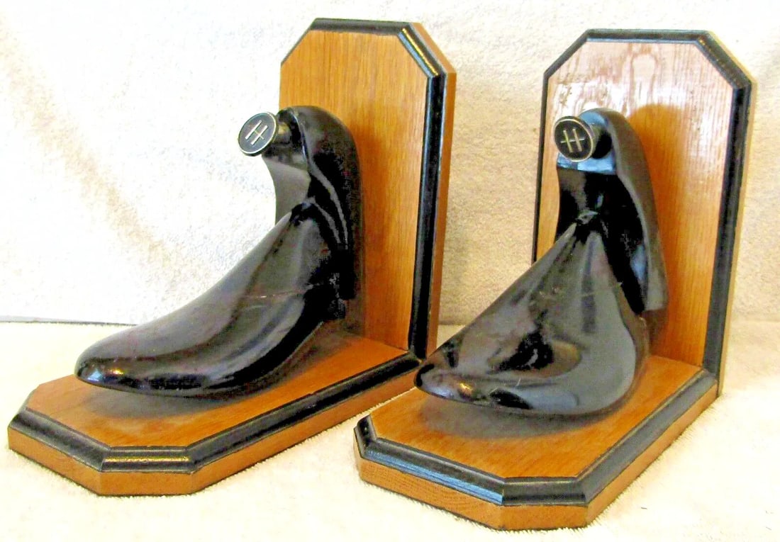1940s Black Bakelite Cobbler Shoe Form H Bookends - a Pair - 4