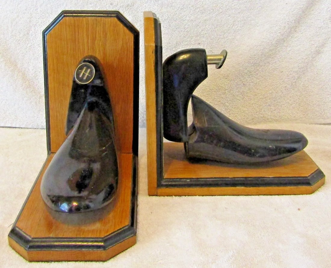 1940s Black Bakelite Cobbler Shoe Form H Bookends - a Pair - 5