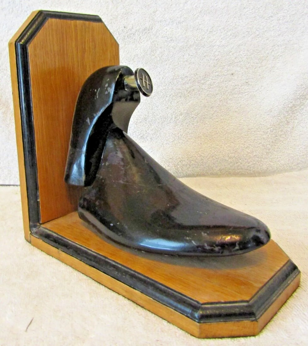 1940s Black Bakelite Cobbler Shoe Form H Bookends - a Pair - 6