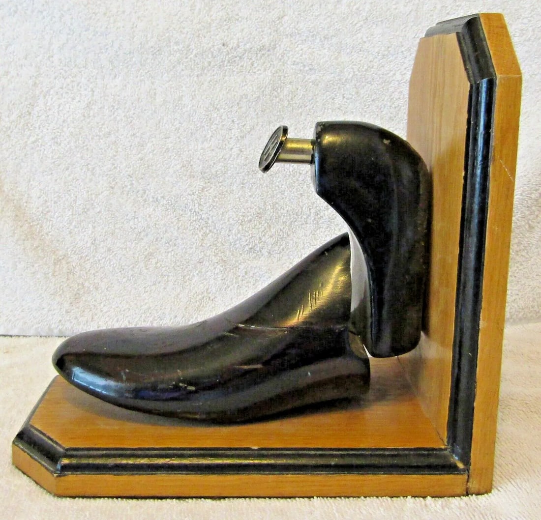 1940s Black Bakelite Cobbler Shoe Form H Bookends - a Pair - 7