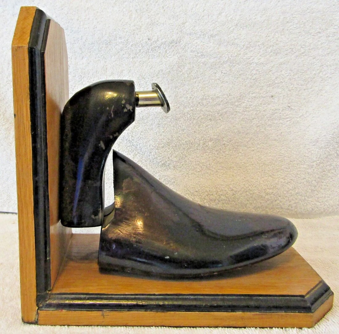 1940s Black Bakelite Cobbler Shoe Form H Bookends - a Pair - 8