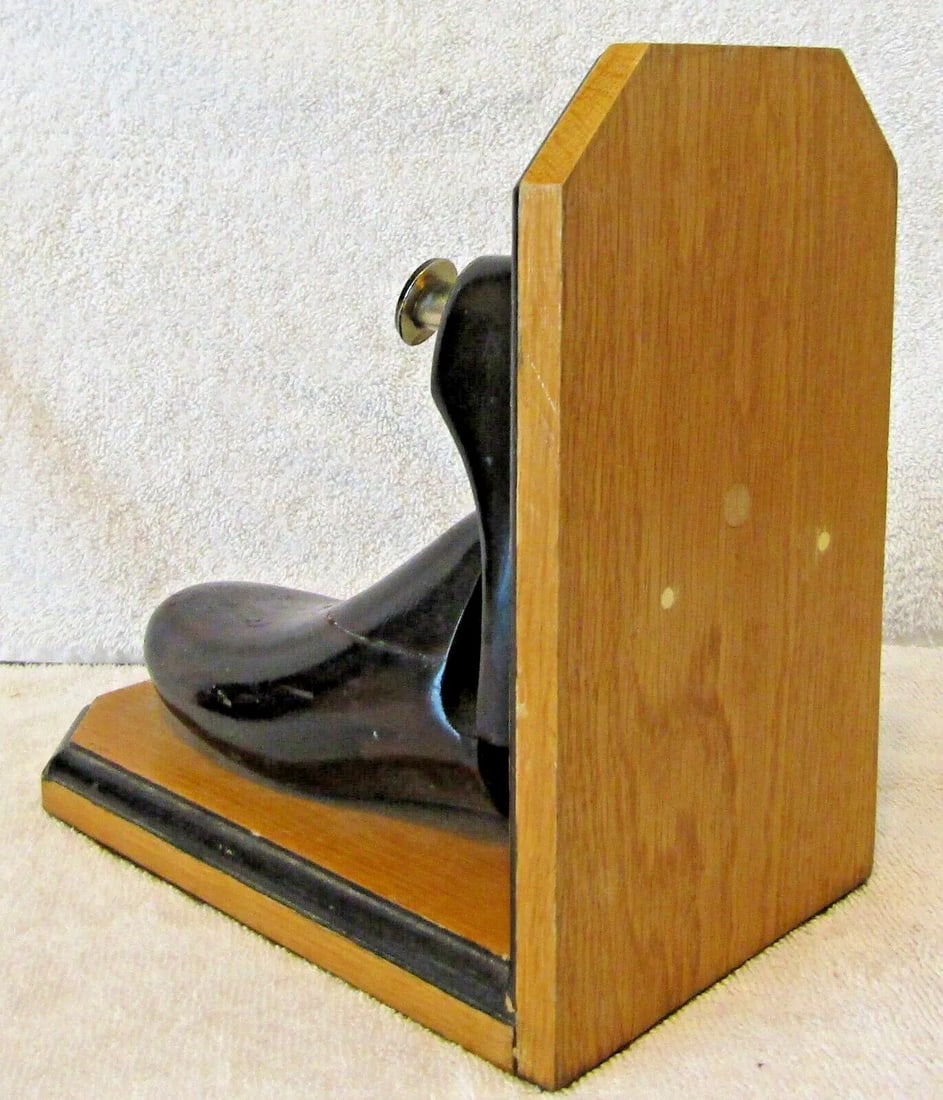 1940s Black Bakelite Cobbler Shoe Form H Bookends - a Pair - 9