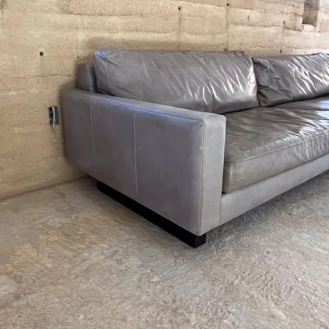2000s Room & Board Gray Leather Sofa Pierson - 4