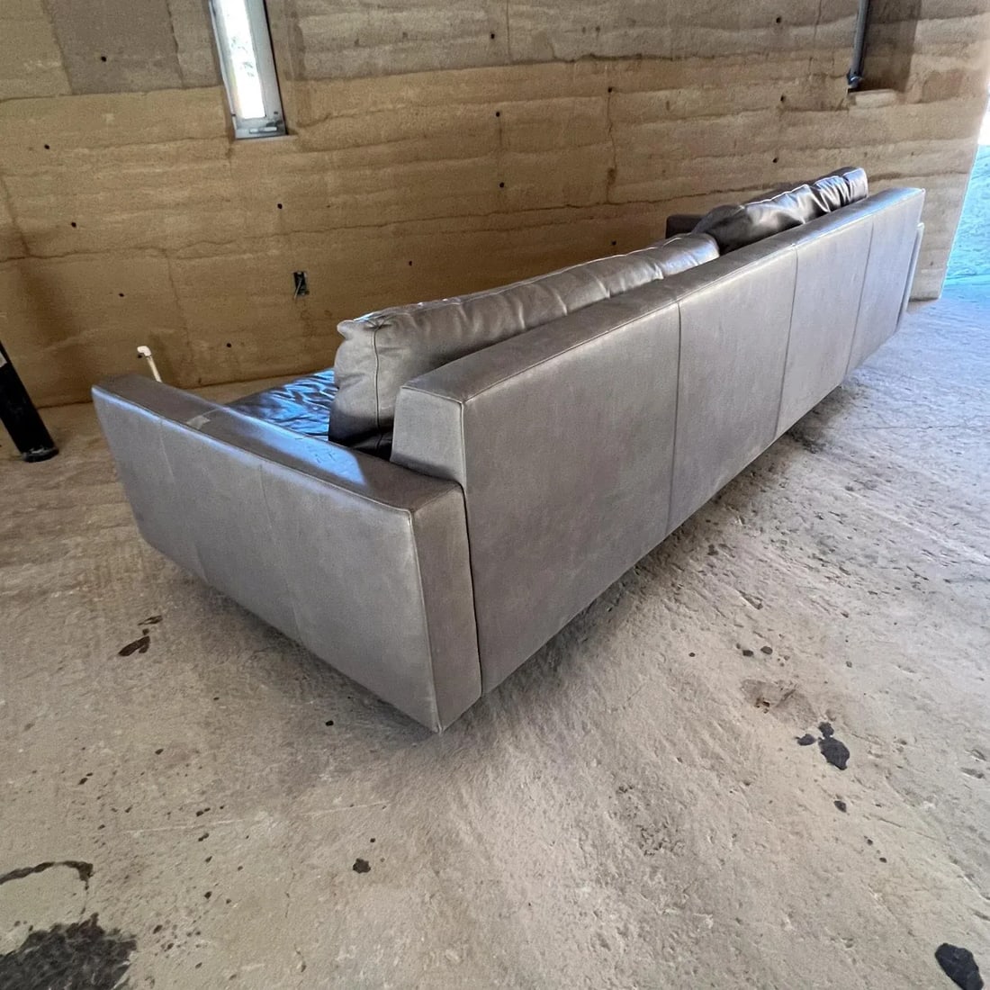 2000s Room & Board Gray Leather Sofa Pierson - 6