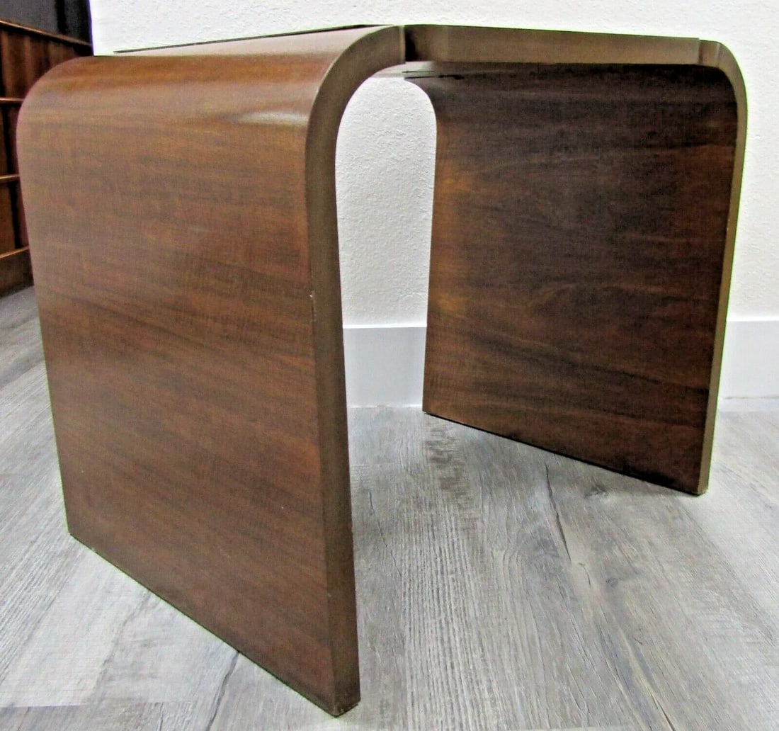 1960s Mid-Century Modern Mahogany and Brass Waterfall End Table by Baker Furniture - 5