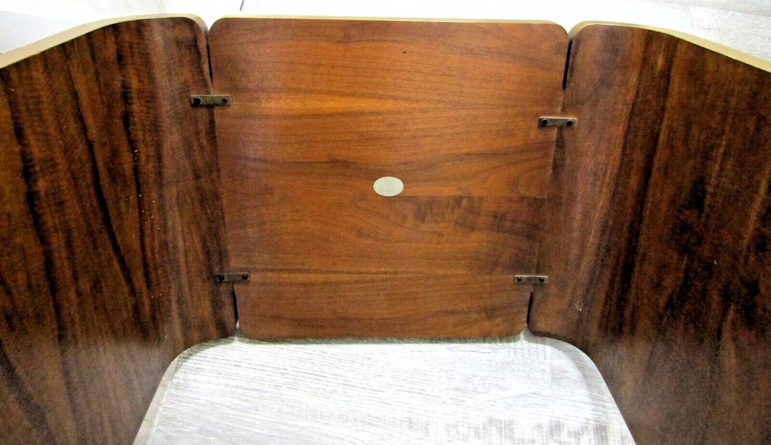 1960s Mid-Century Modern Mahogany and Brass Waterfall End Table by Baker Furniture - 7