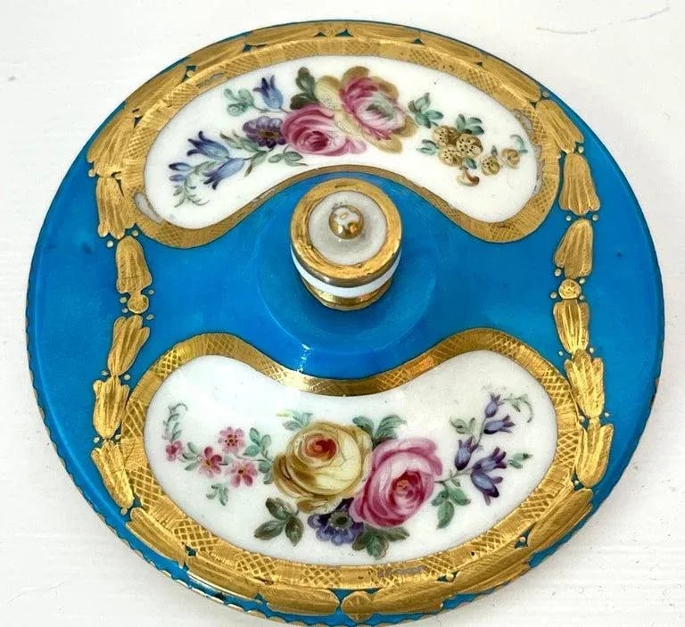 18th Century Sevres Blue Celeste Putti Motif Sugar Box 1767, Special Order - 7