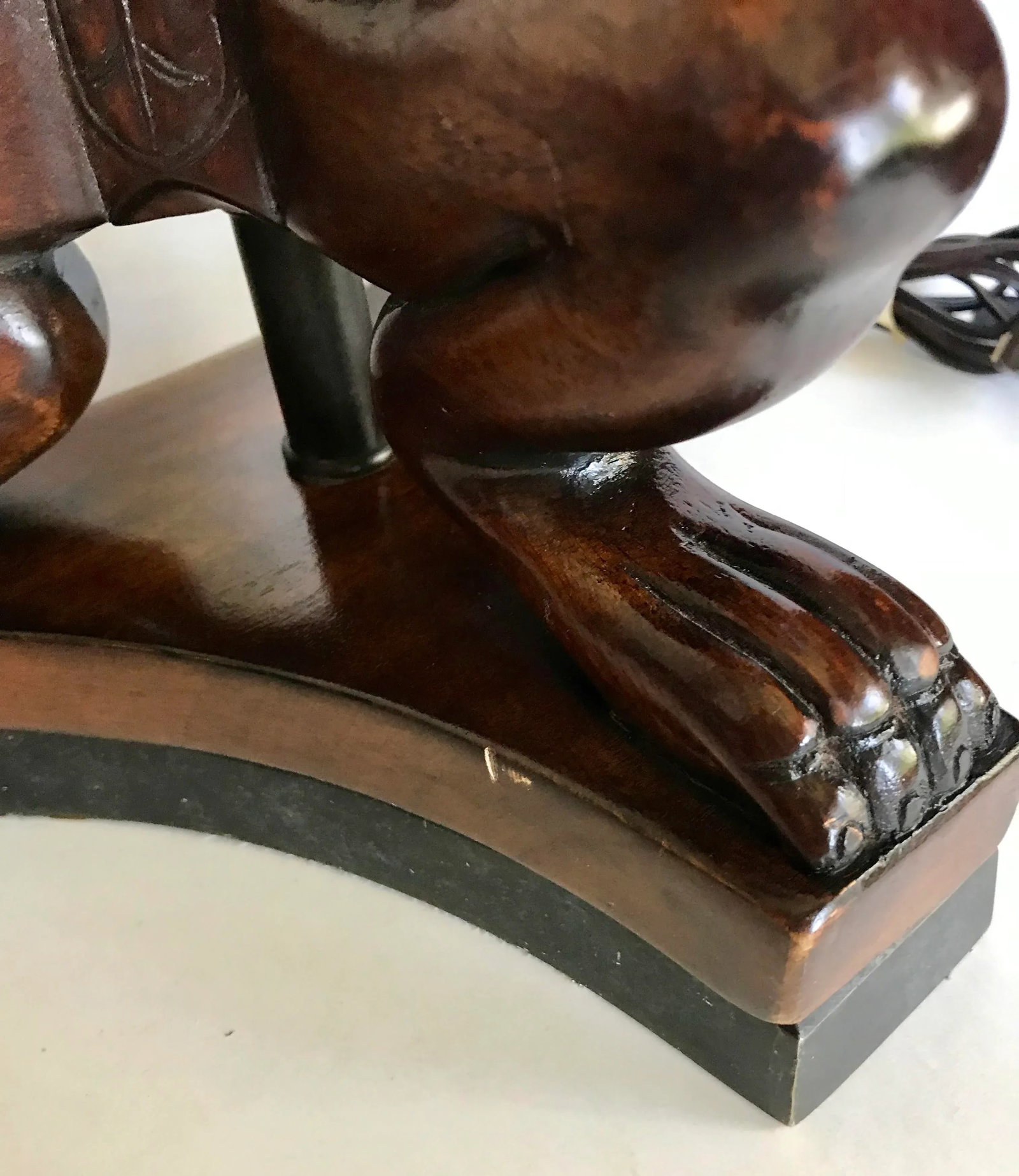 Carved Animalia Claw Lamps With Bronze Details - a Pair - 10