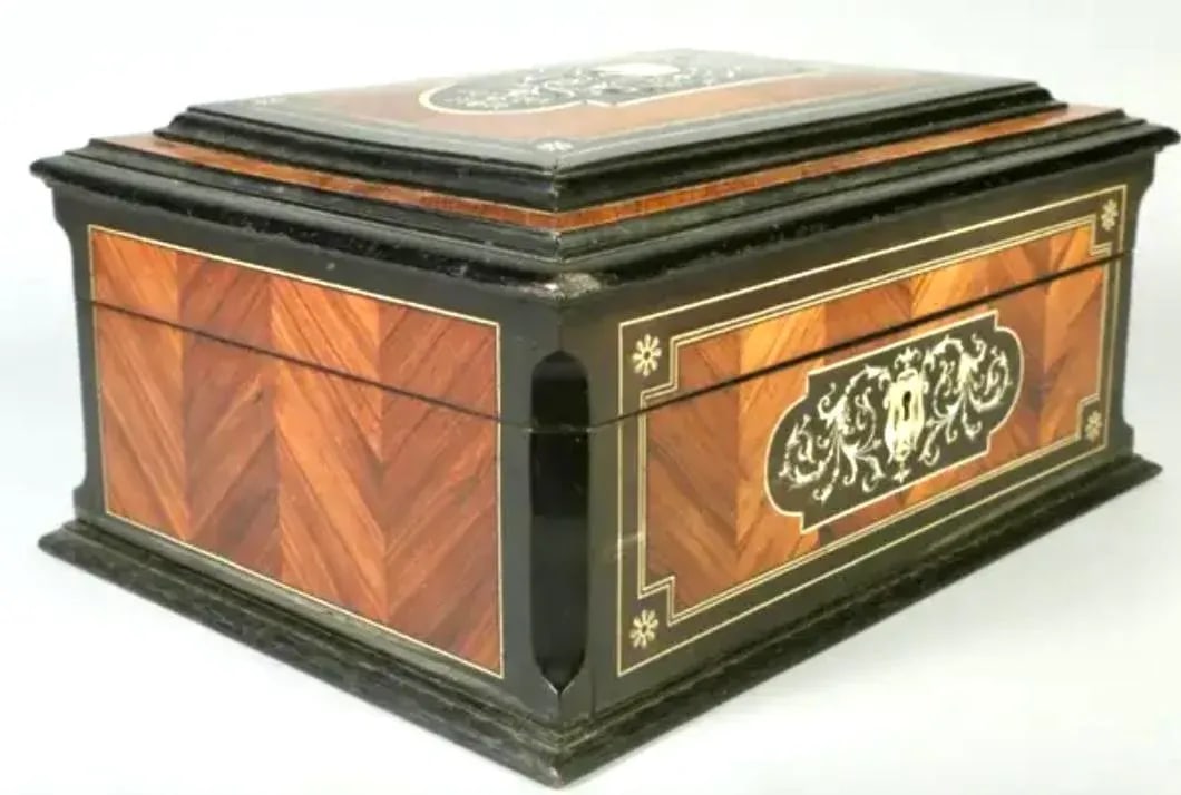 19th Century French Marquetry Inlaid and Ebonized Wood Box - 2