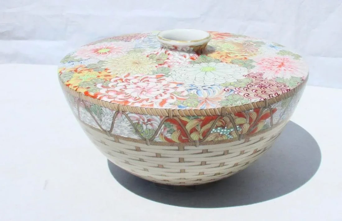 Japanese Porcelain Studio Vase - 11