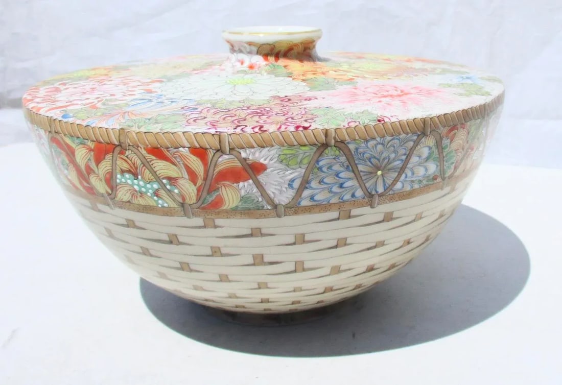 Japanese Porcelain Studio Vase - 2
